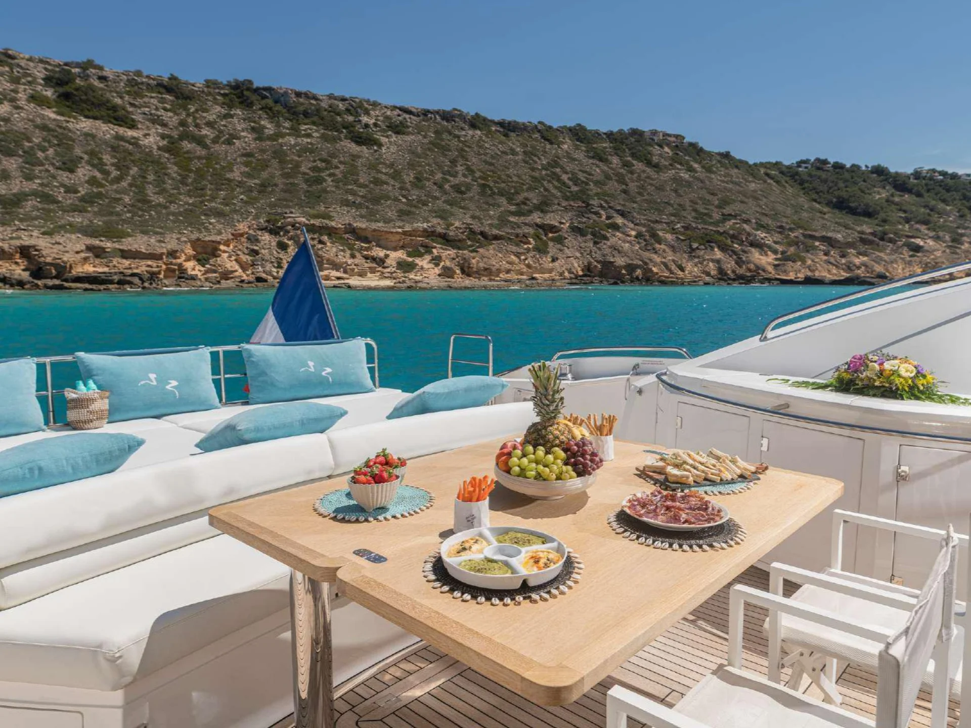 FROGGY | Sunseeker Predator 82 - Sunseeker