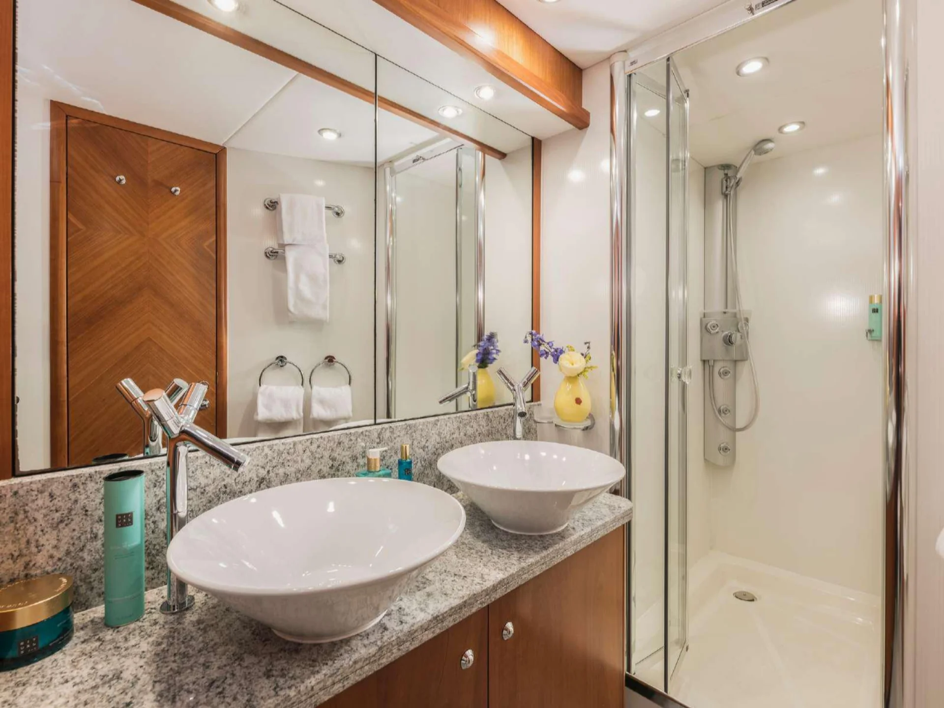 FROGGY | Sunseeker Predator 82 - Sunseeker