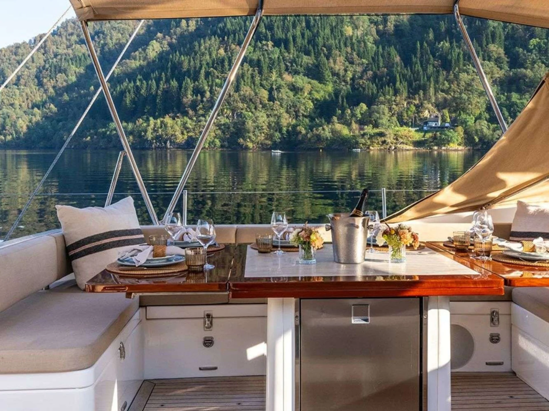 CHAMPAGNE HIPPY | Oyster 825 - Oyster