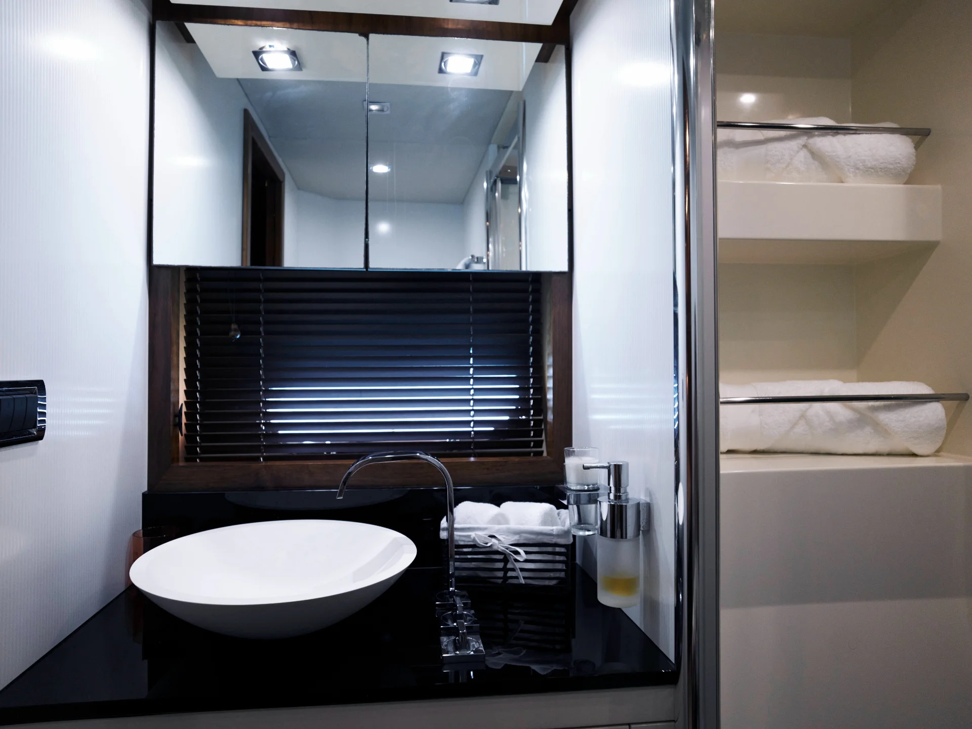 NOVA 92 | Sunseeker Predator 92 - Sunseeker