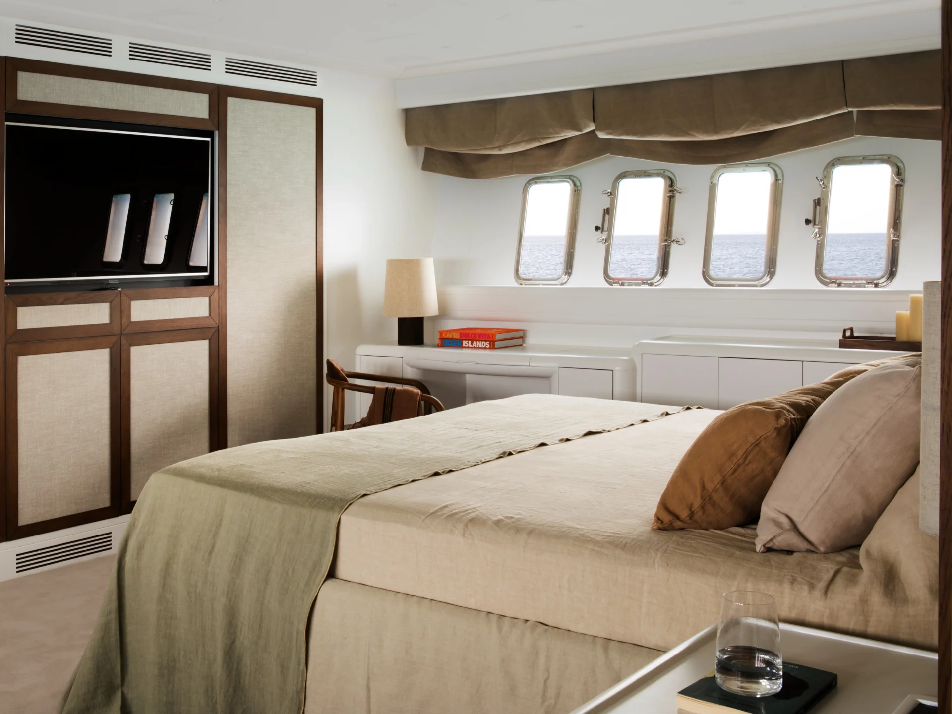 NOMAD | Mangusta 108 - Mangusta