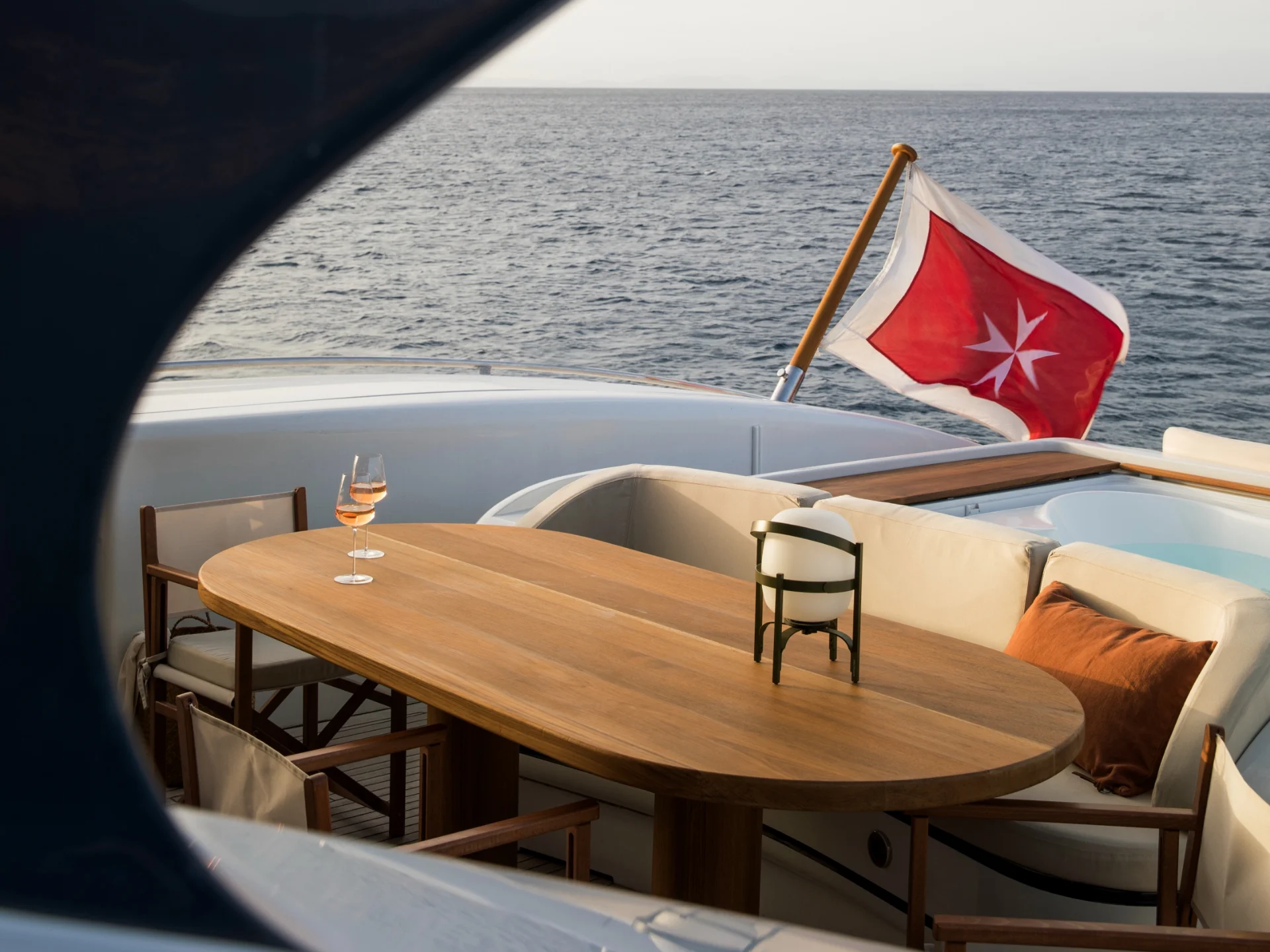 NOMAD | Mangusta 108 - Mangusta