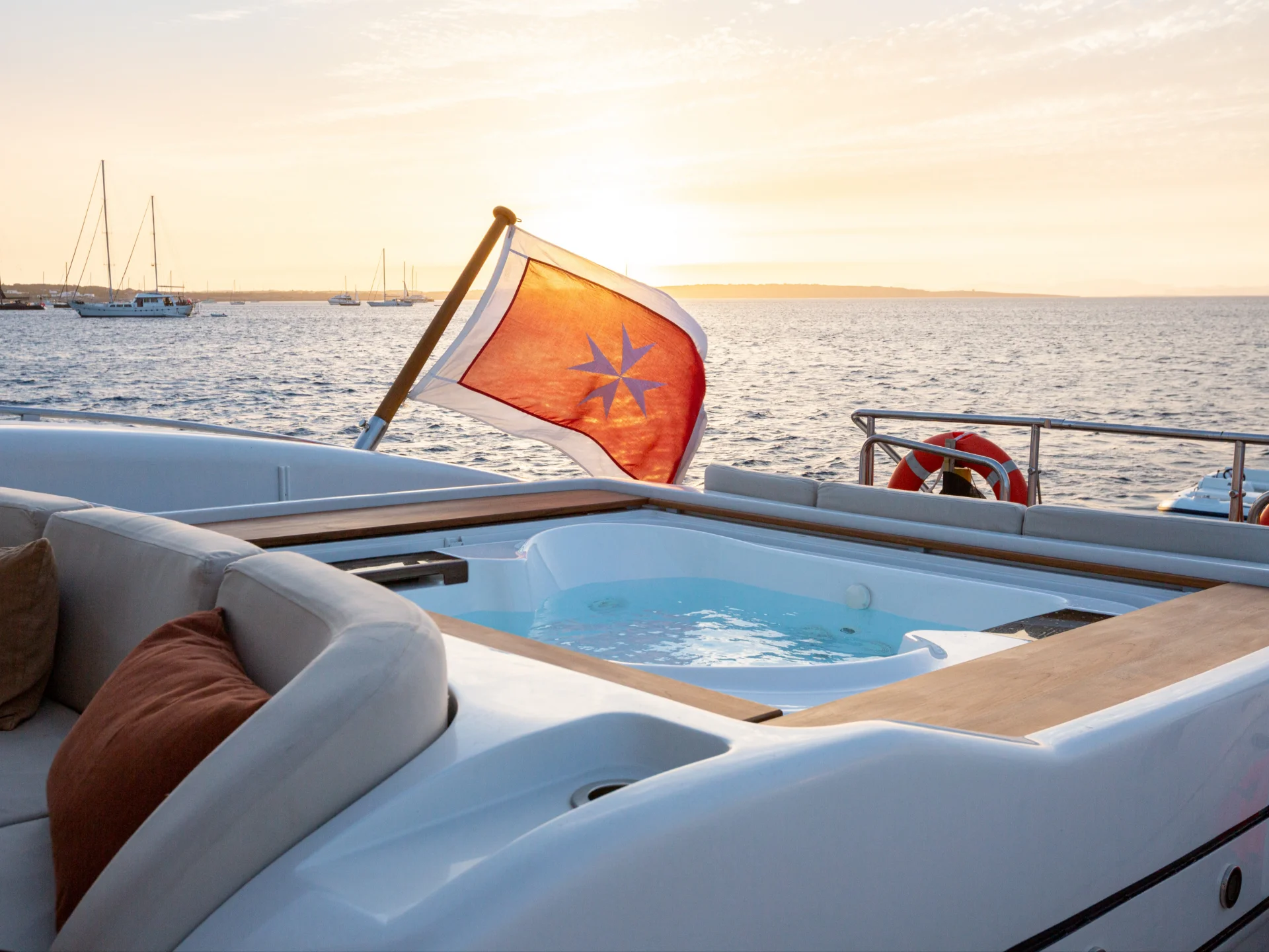 NOMAD | Mangusta 108 - Mangusta