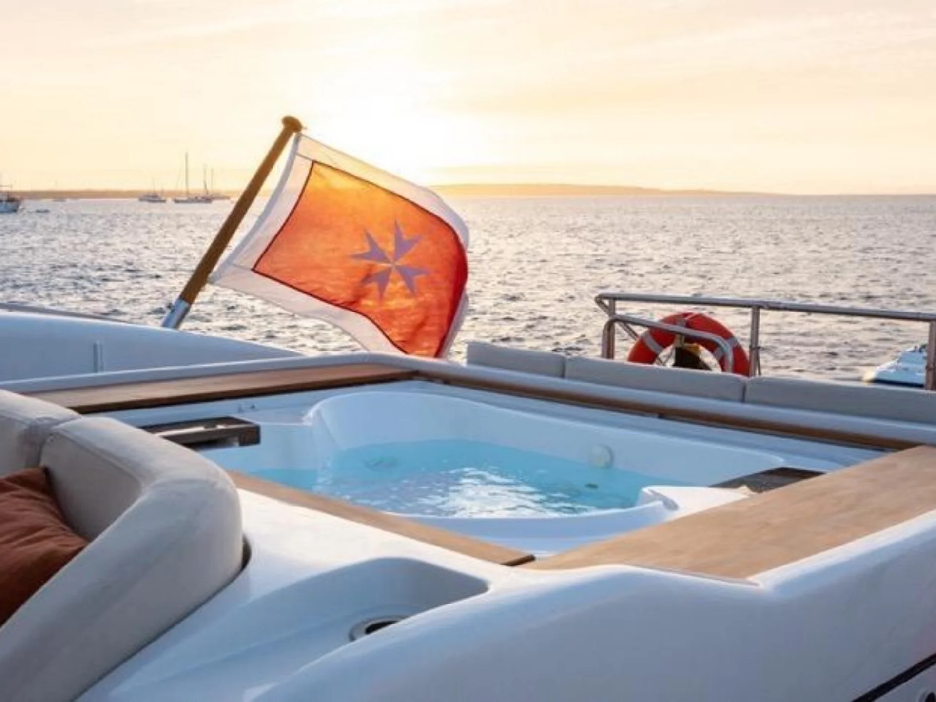 NOMAD | Mangusta 108 - Mangusta