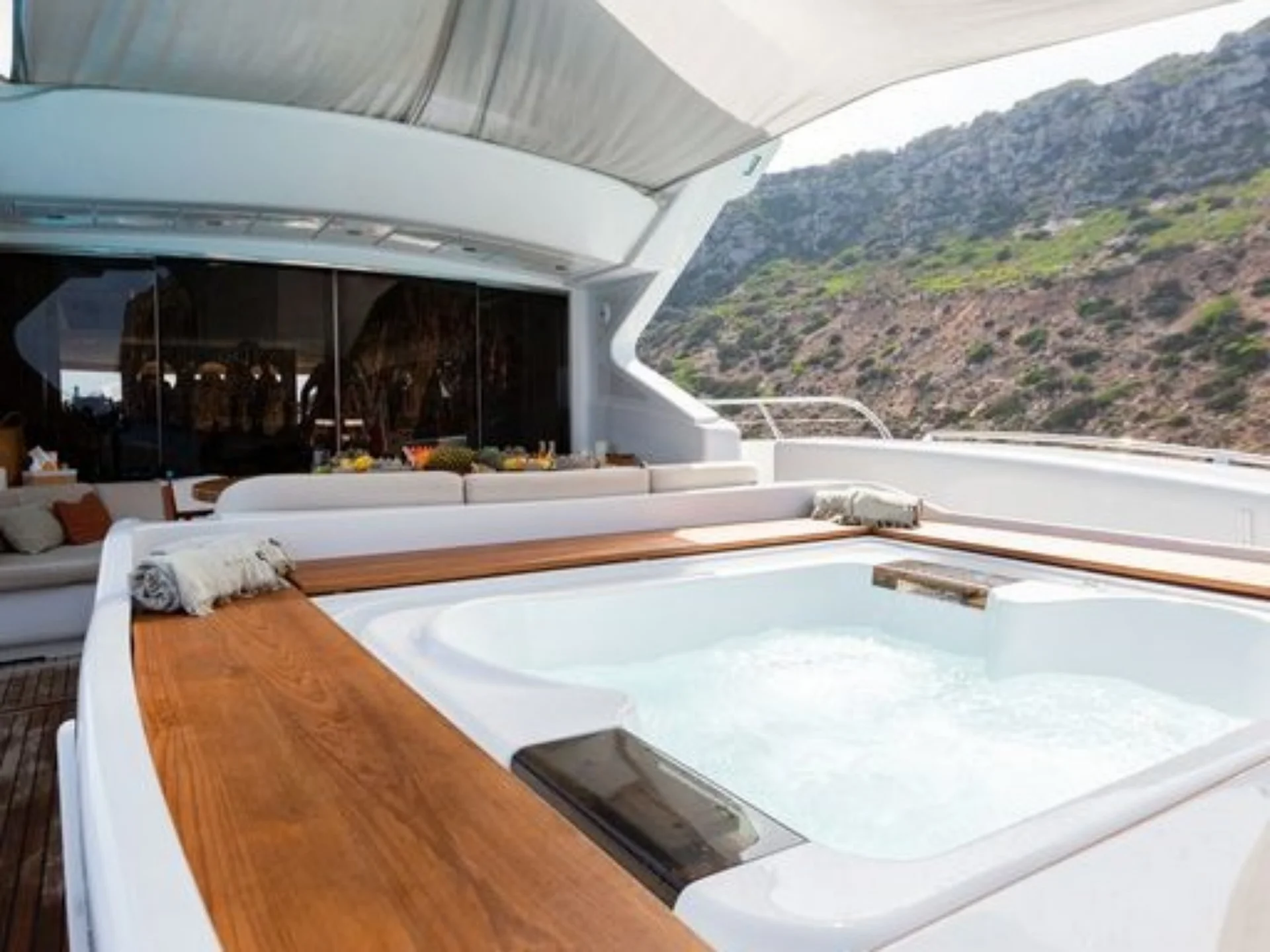 NOMAD | Mangusta 108 - Mangusta