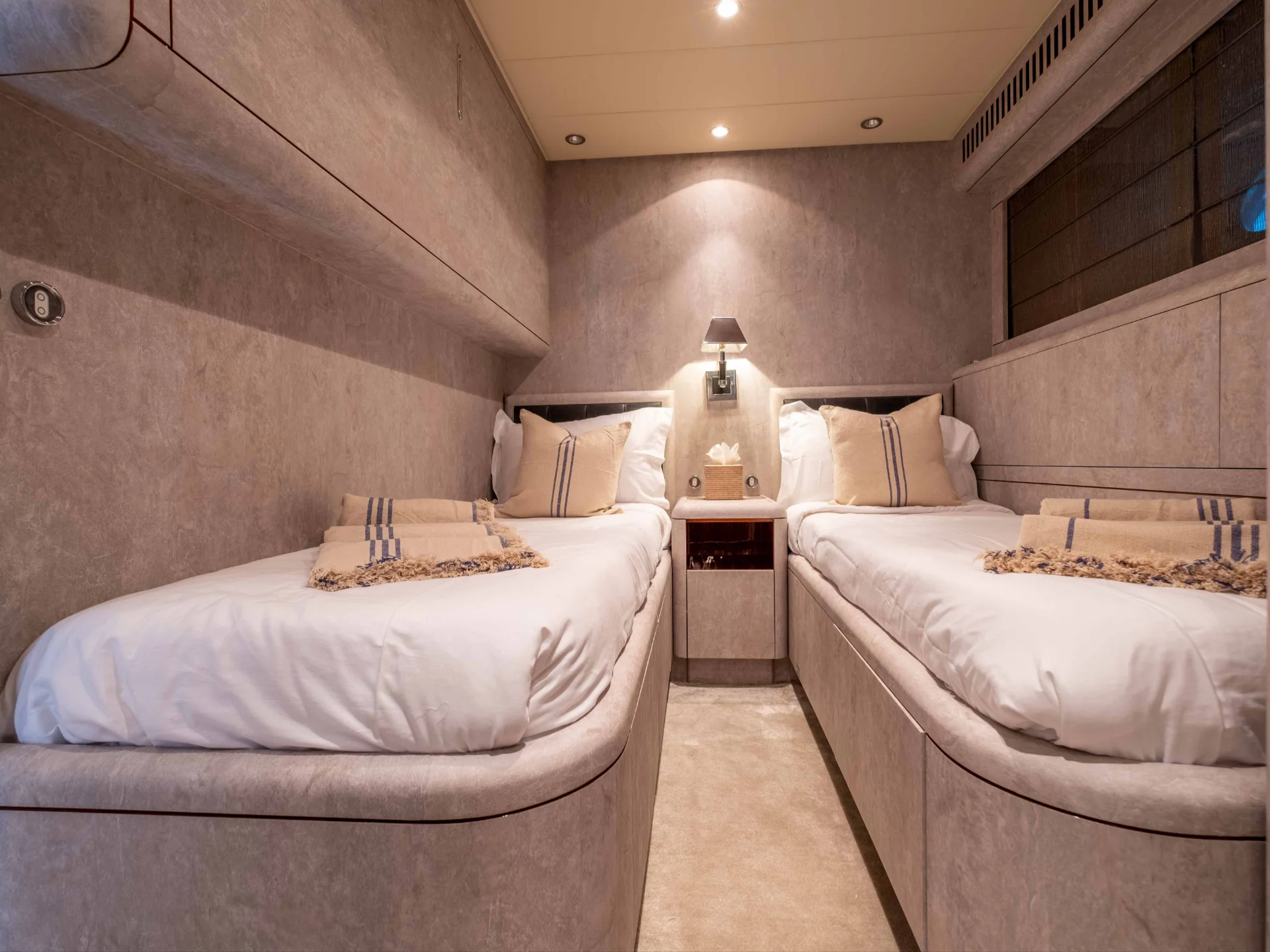 DARK KNIGHT | Leopard 102 - Leopard