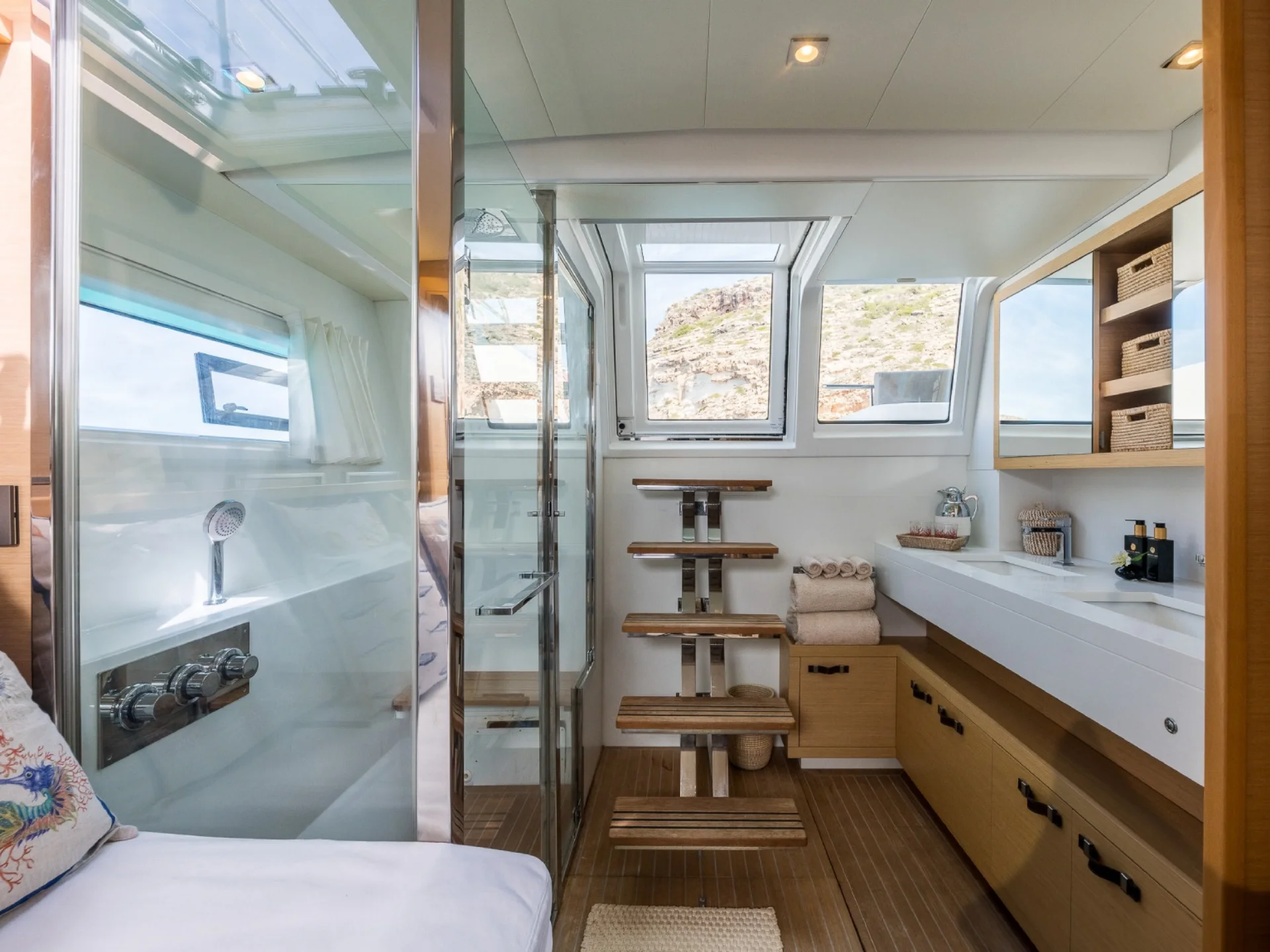 SEEK | Lagoon 630 - Lagoon