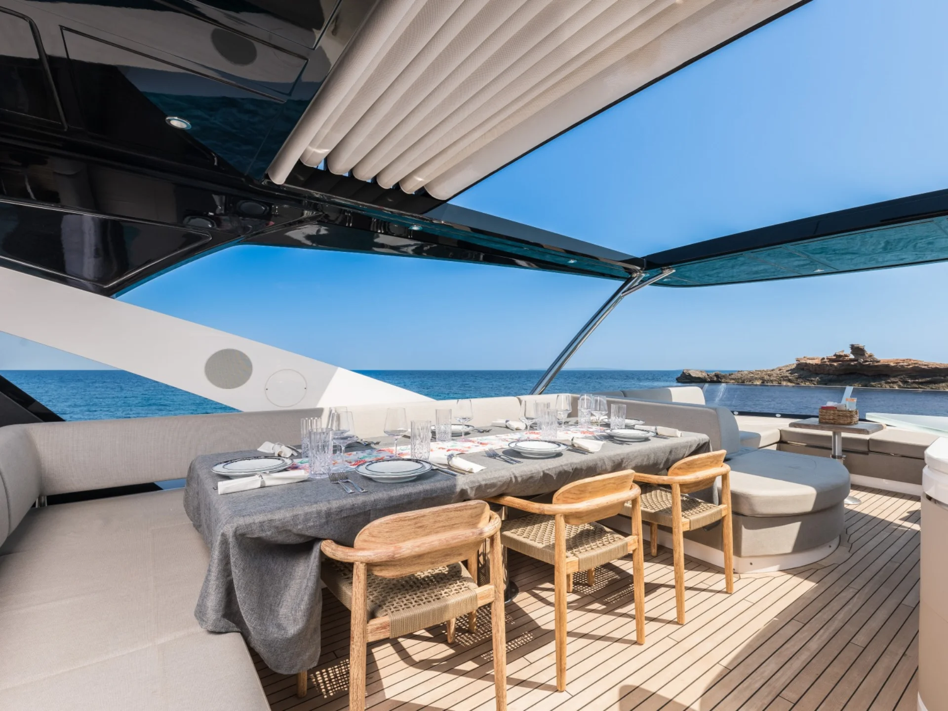 SAAHSA | Sunseeker 76 - Sunseeker