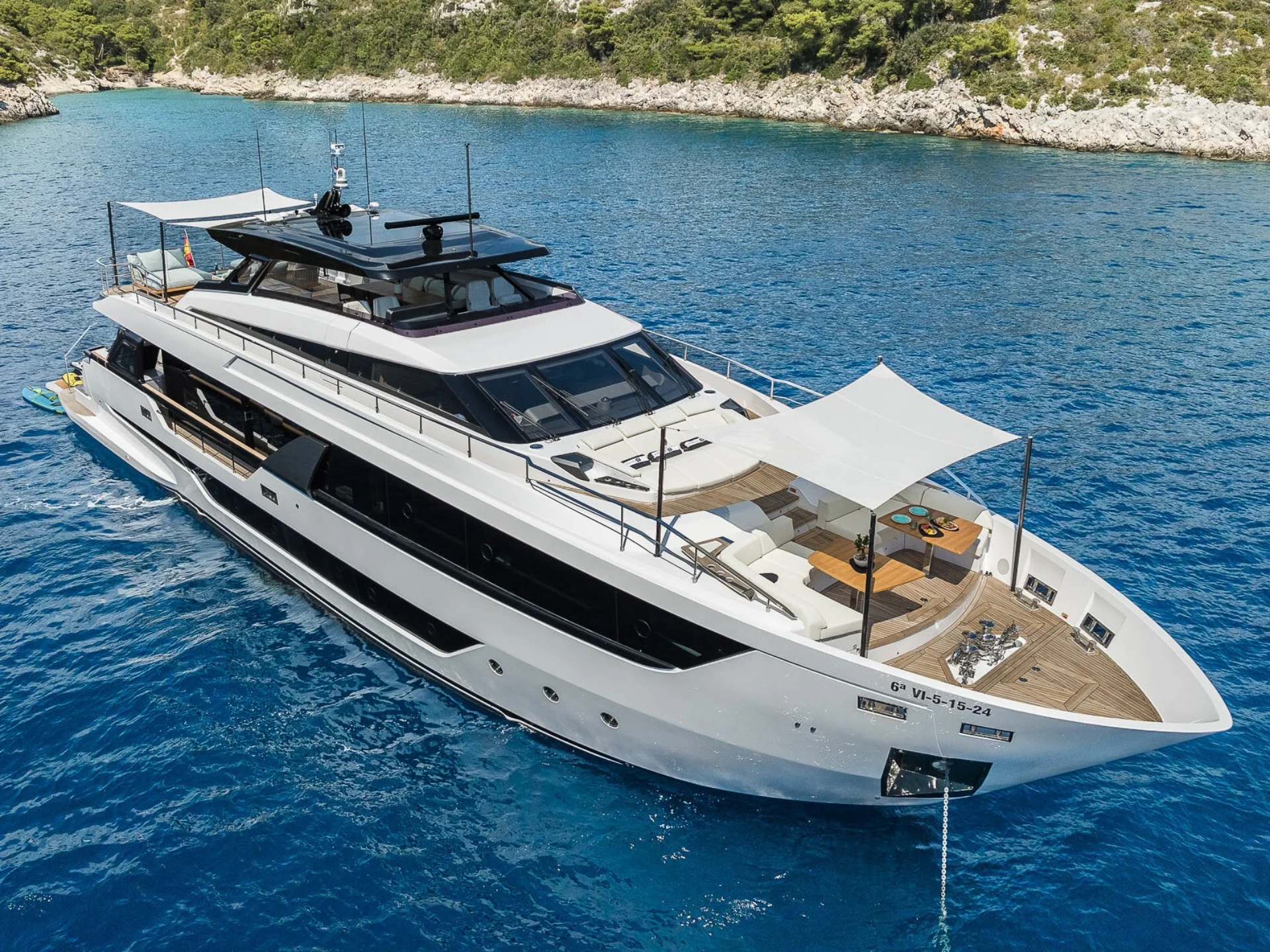 NAILU + | Ferretti 1000