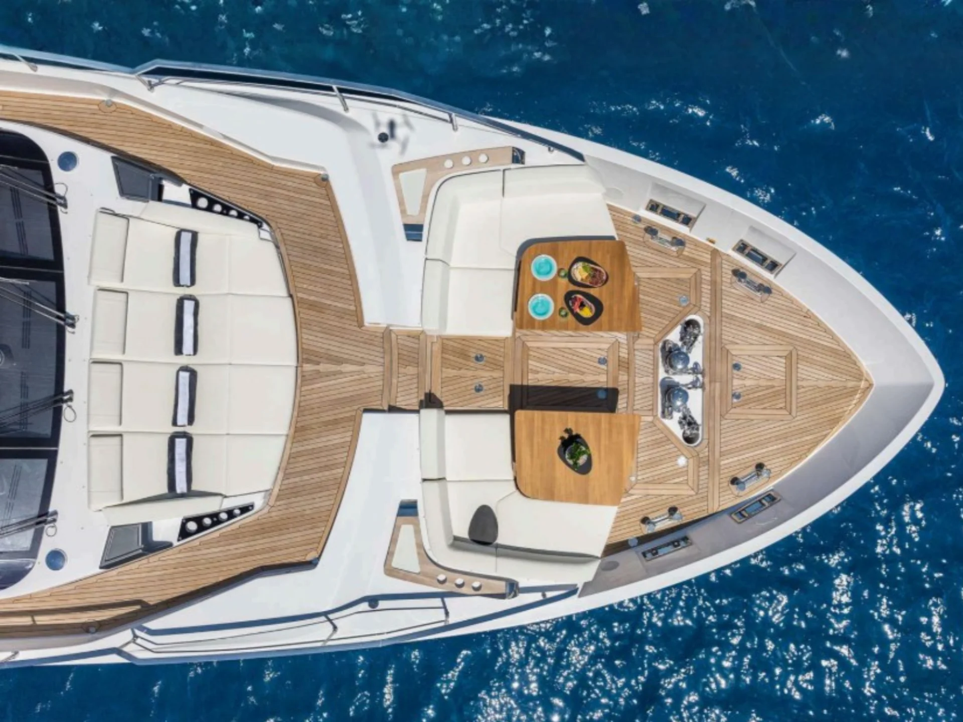 NAILU + | Ferretti 1000 - Ferretti