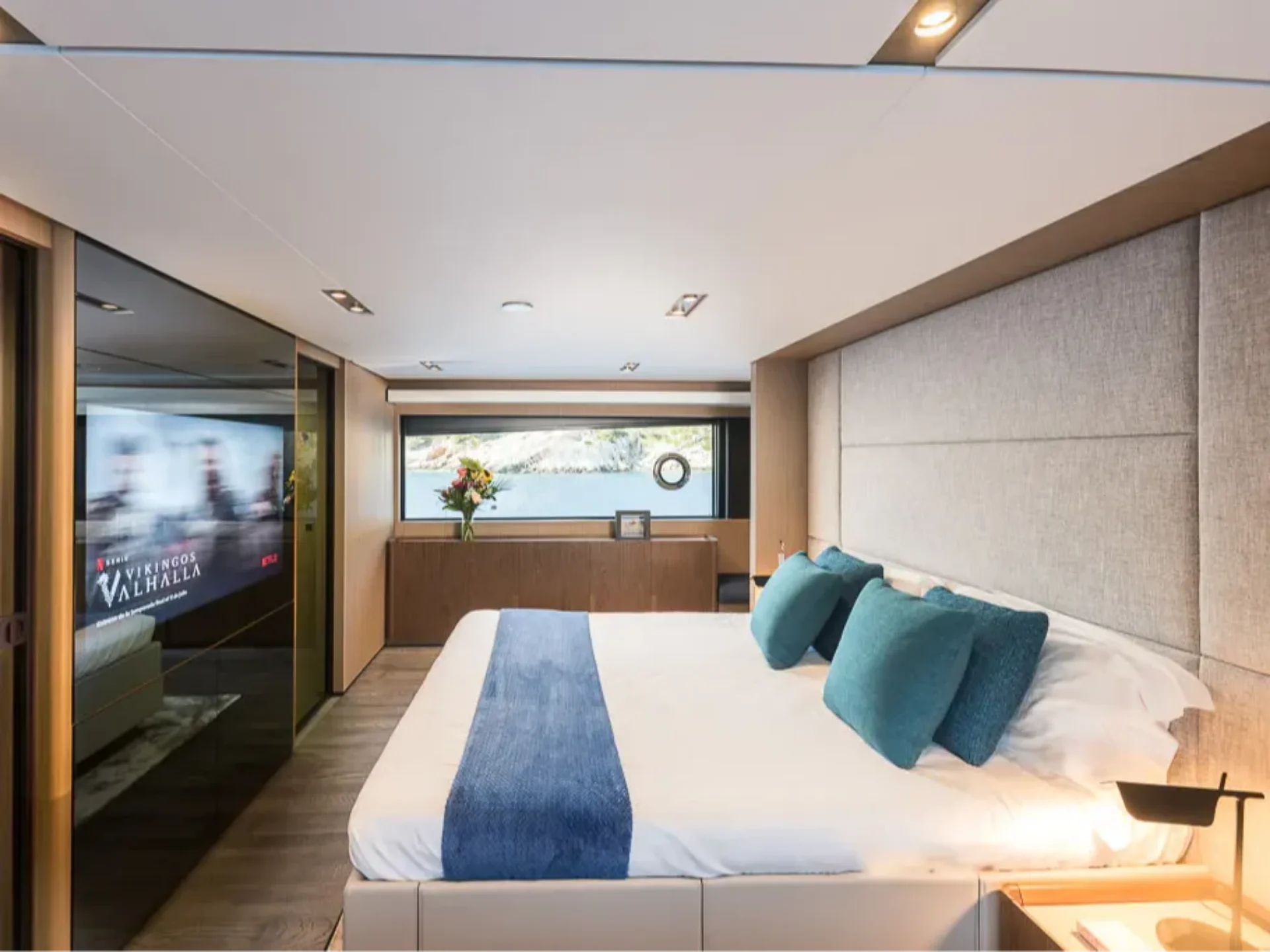 NAILU + | Ferretti 1000 - Ferretti