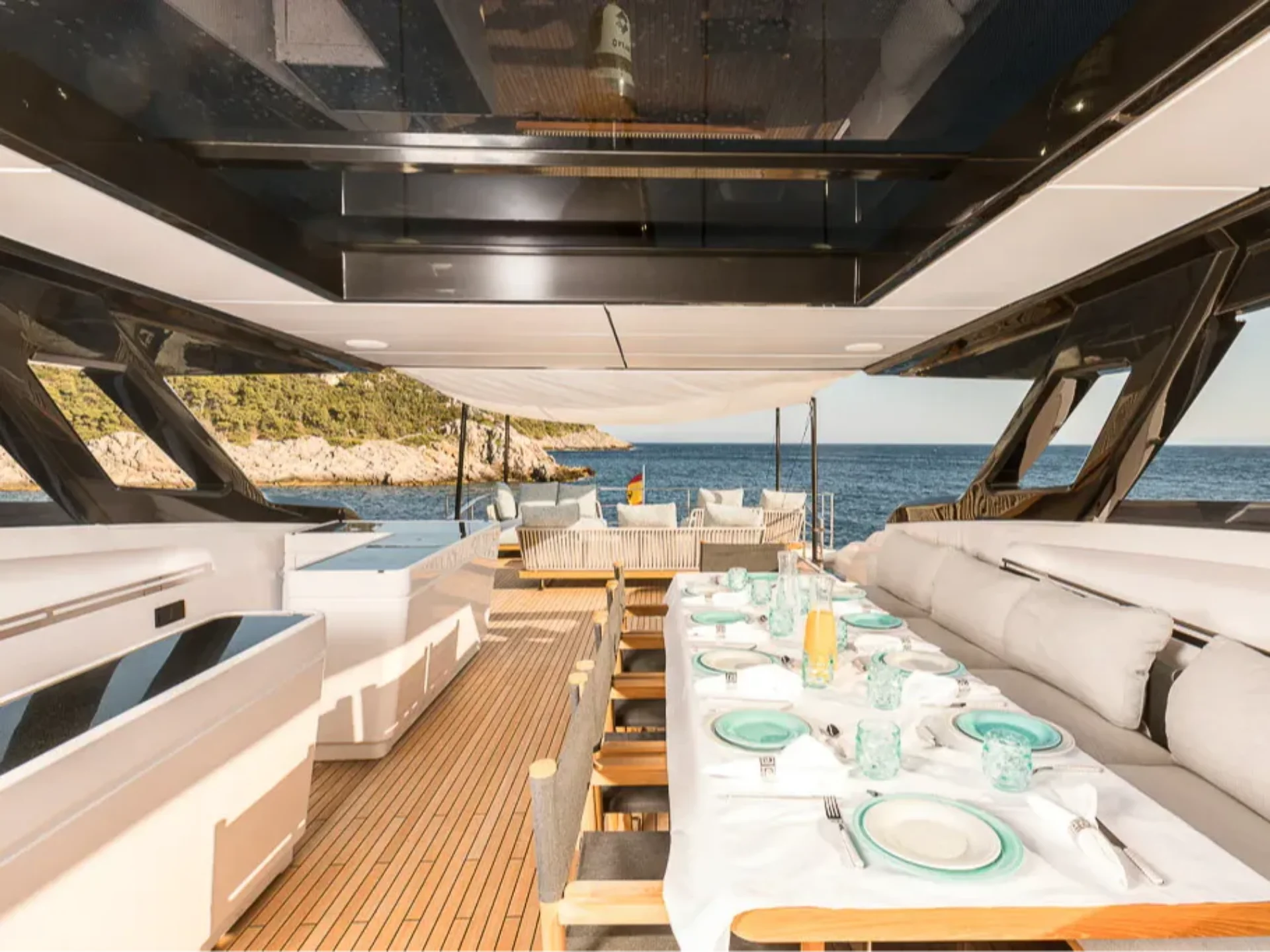 NAILU + | Ferretti 1000 - Ferretti