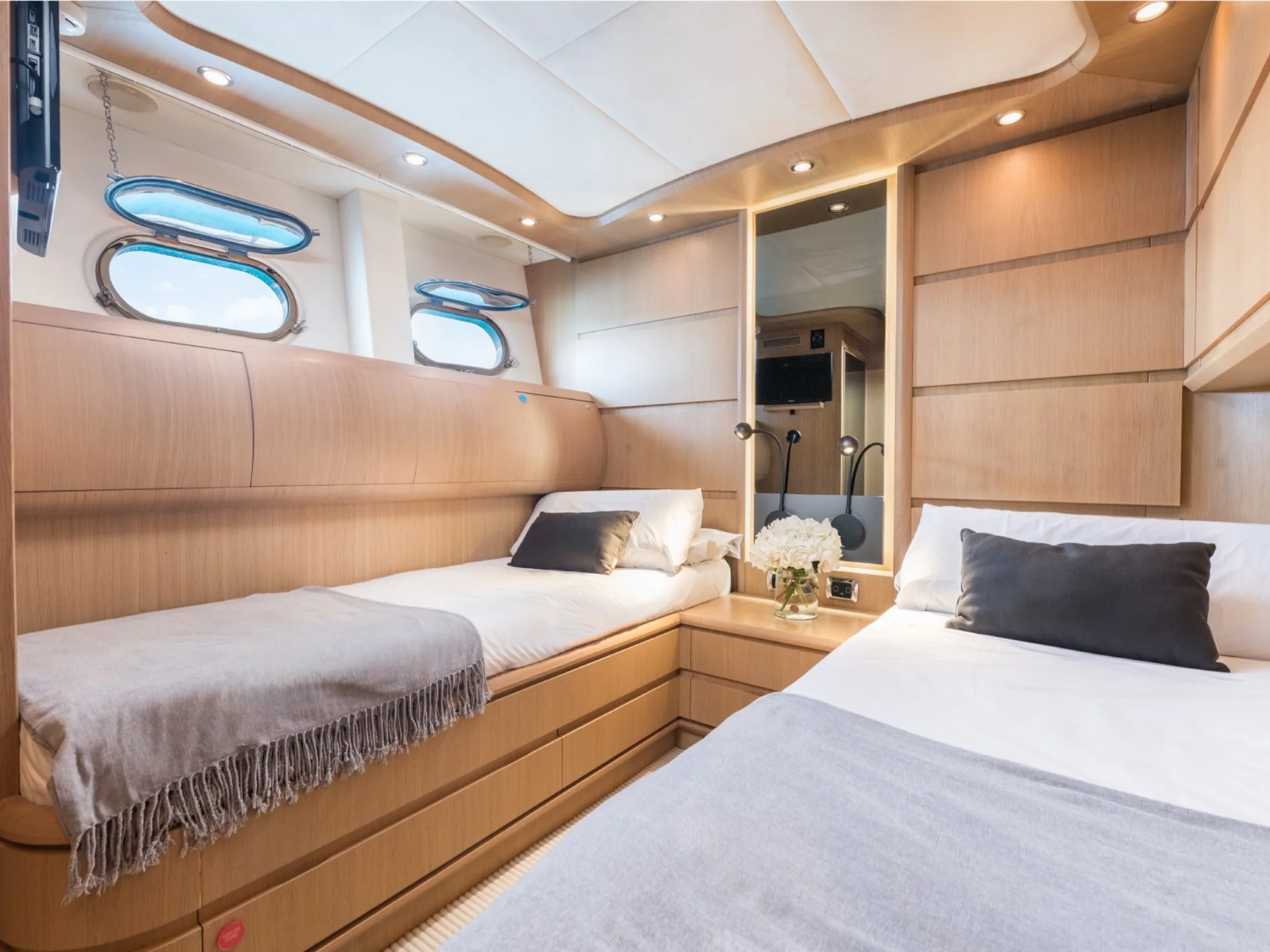 B4 | Astondoa 102 GLX - Astondoa