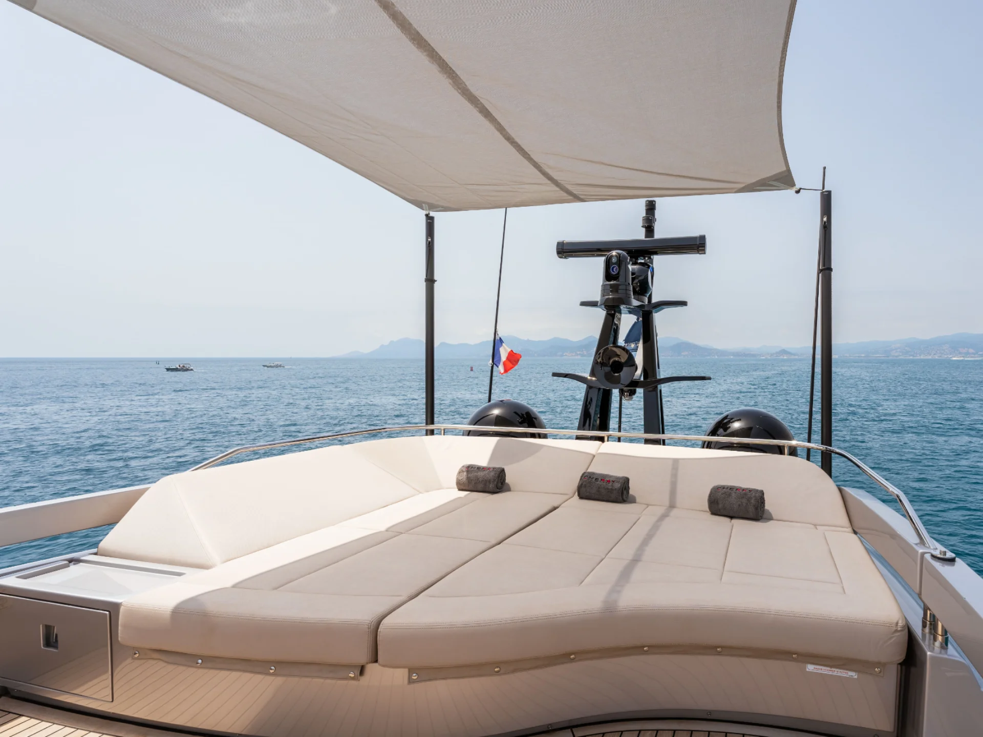 CHERRY | Pershing 8X - Pershing