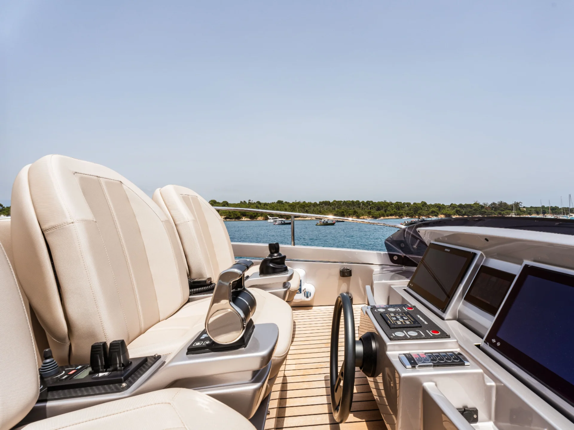 CHERRY | Pershing 8X - Pershing