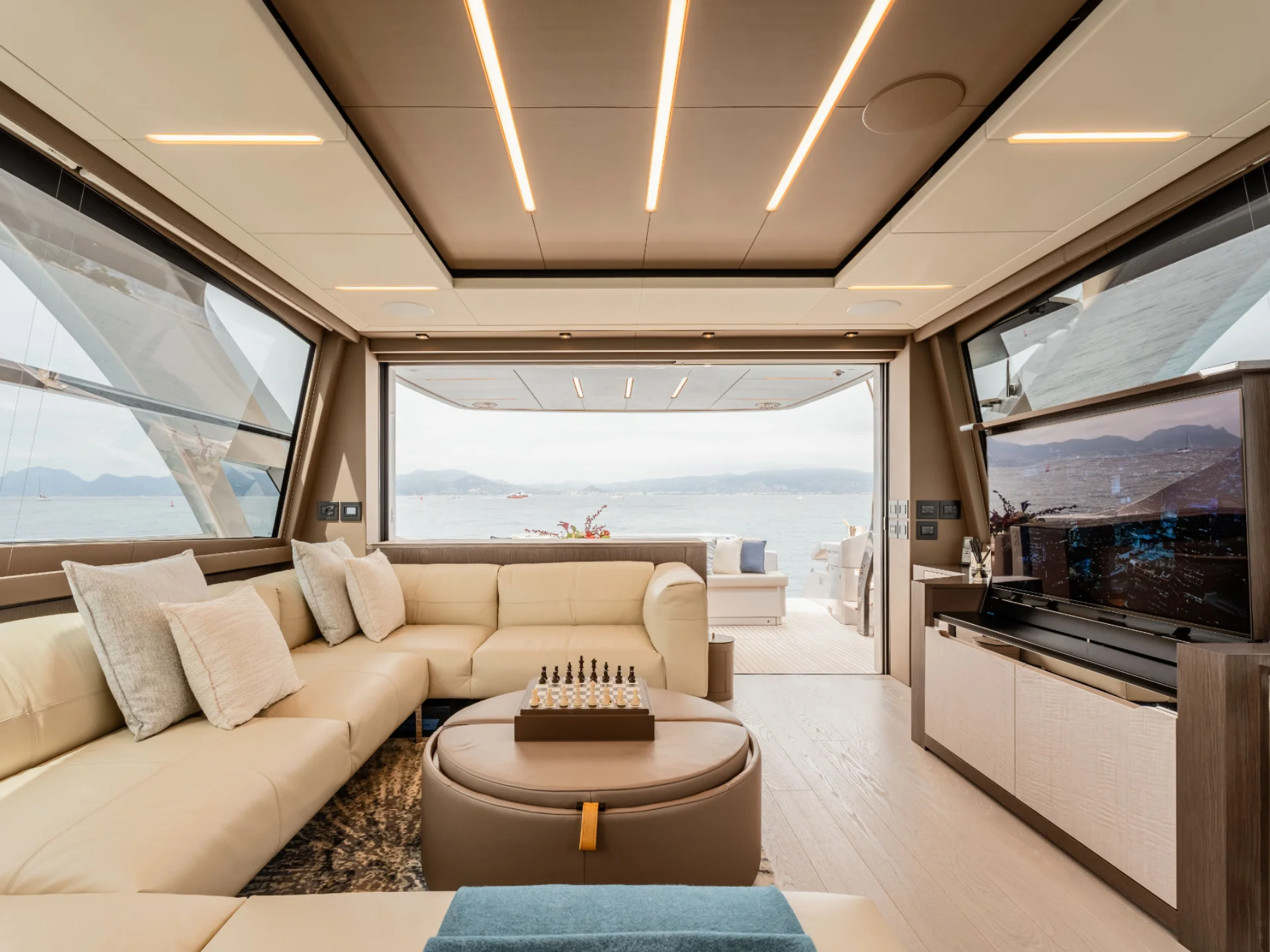 CHERRY | Pershing 8X - Pershing