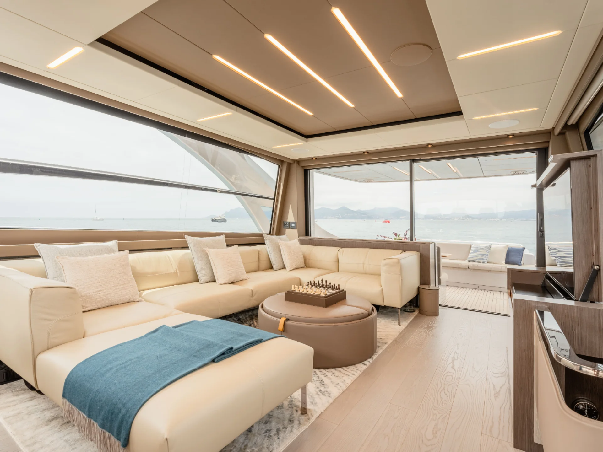 CHERRY | Pershing 8X - Pershing