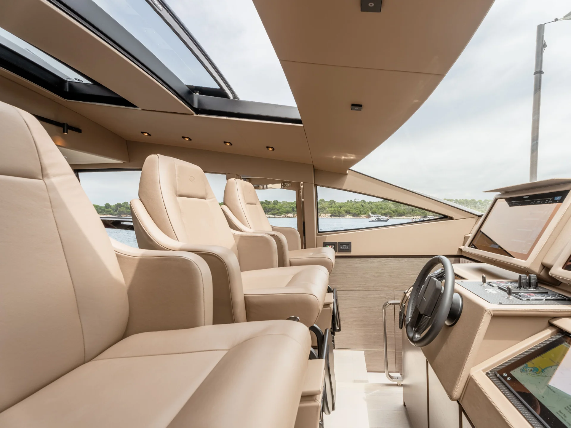 CHERRY | Pershing 8X - Pershing