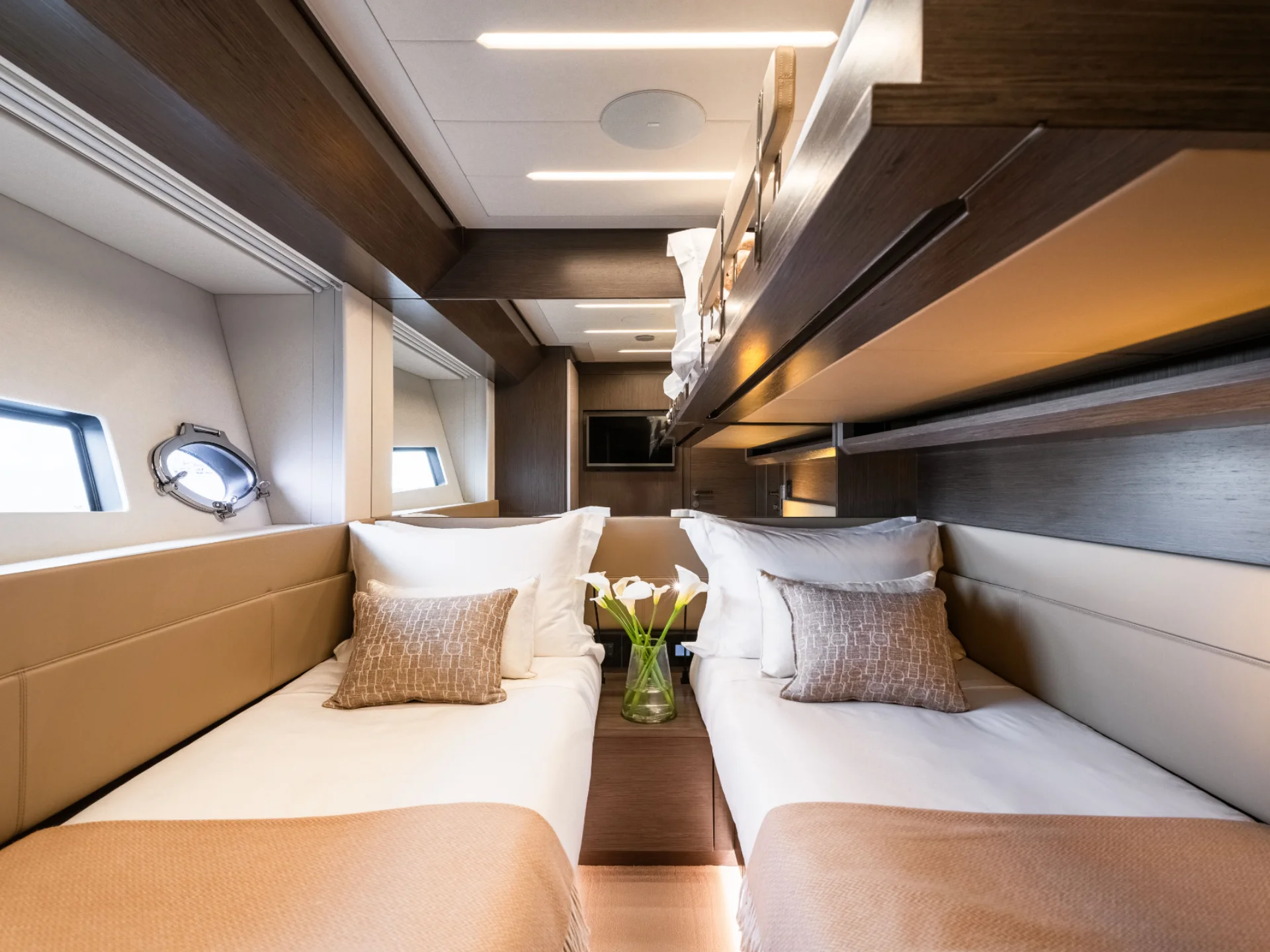 CHERRY | Pershing 8X - Pershing