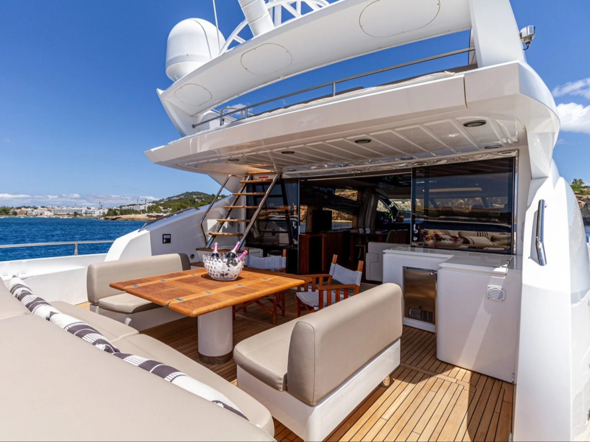 BASAD | Sunseeker Predator 84 - Sunseeker