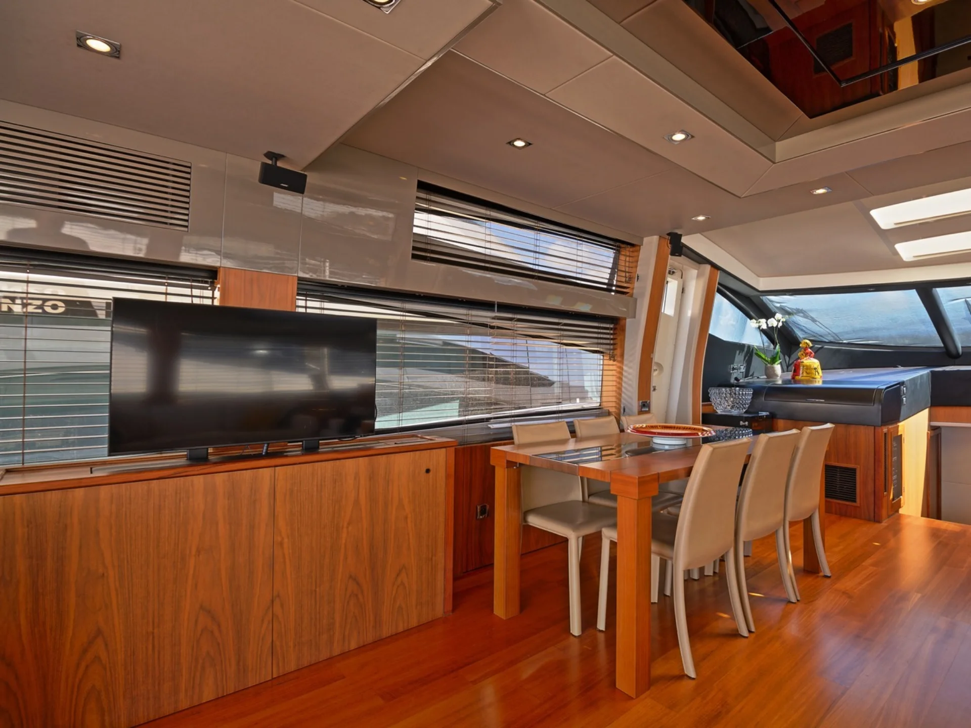 BASAD | Sunseeker Predator 84 - Sunseeker