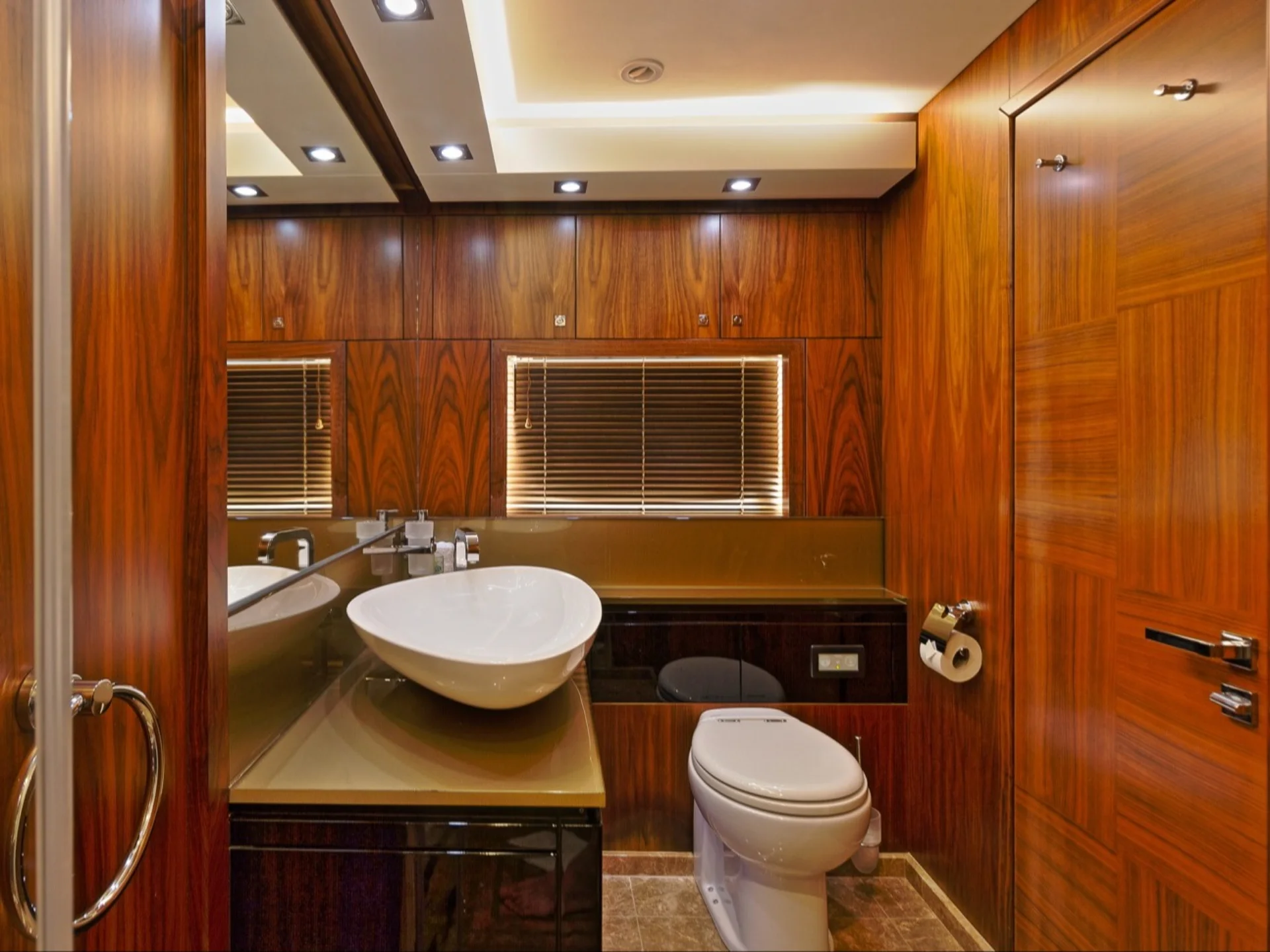 BASAD | Sunseeker Predator 84 - Sunseeker