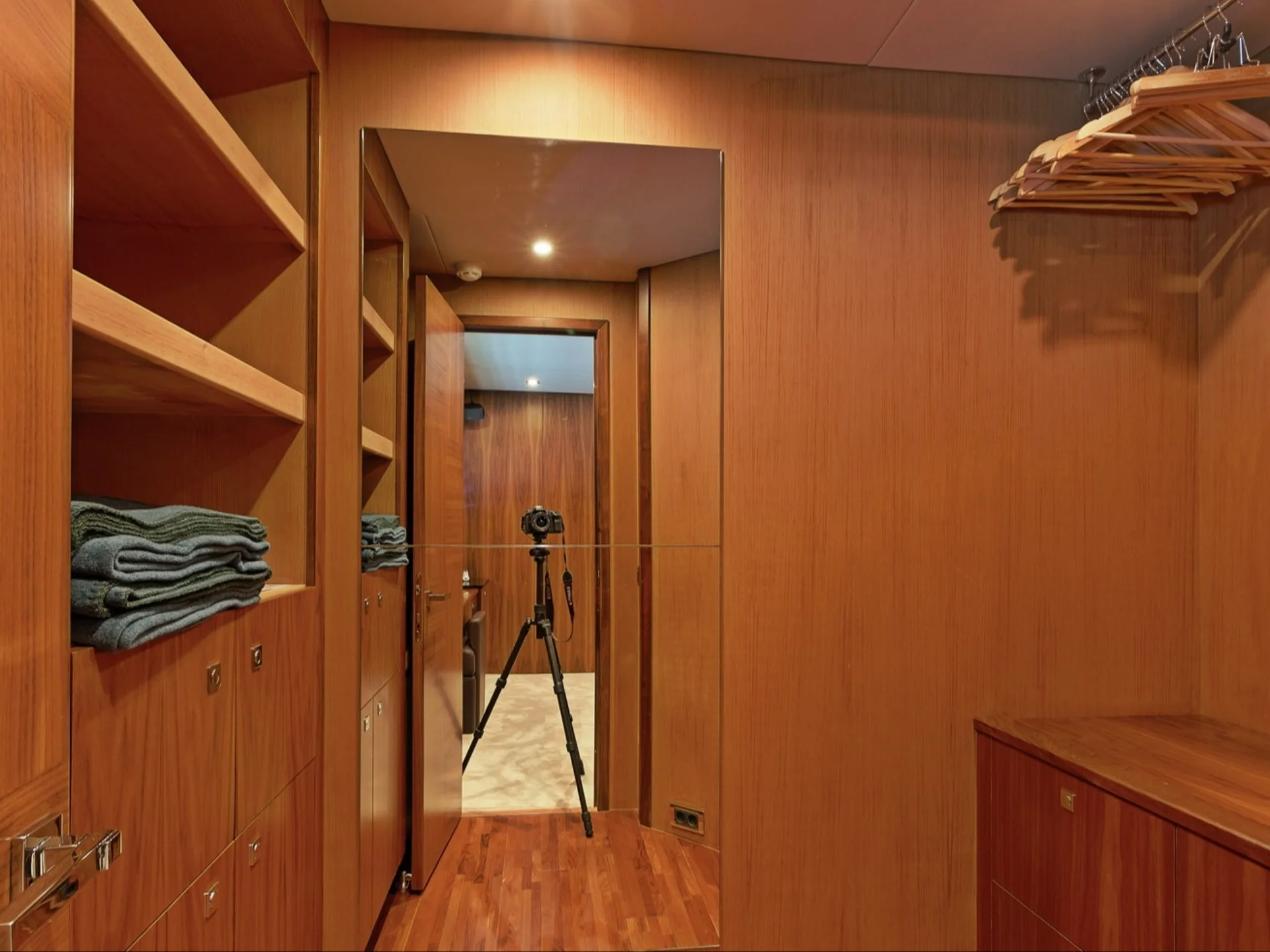 BASAD | Sunseeker Predator 84 - Sunseeker