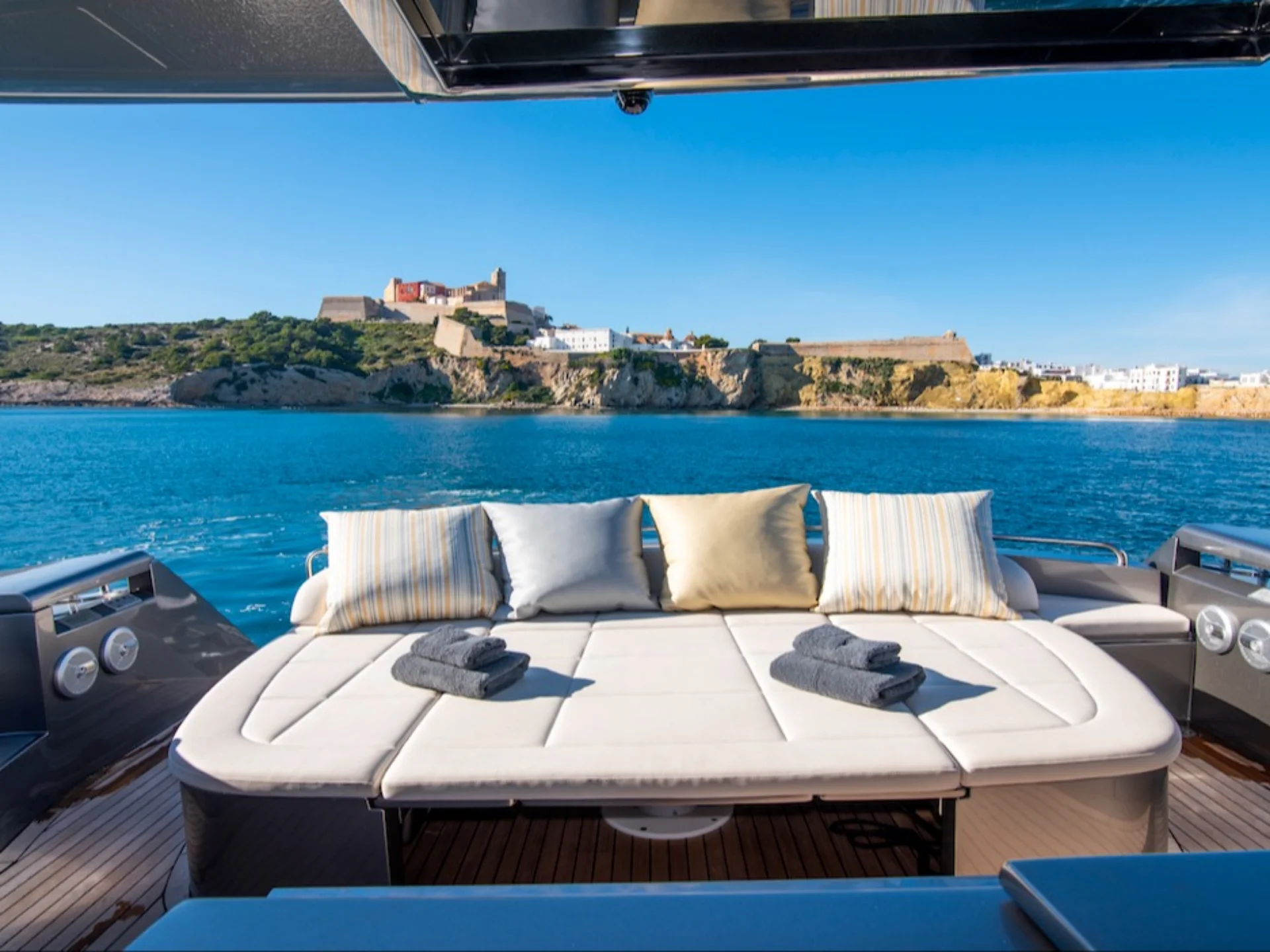 OPTIMUM | Pershing 62 - Pershing