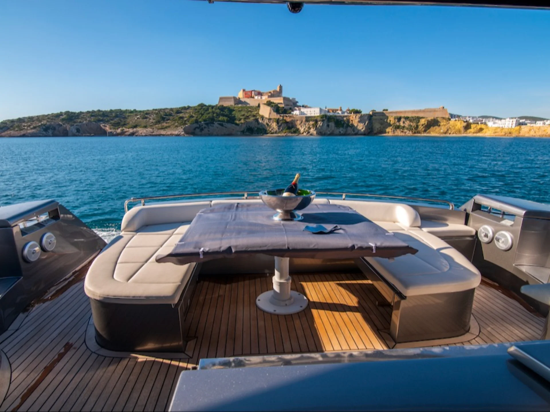 OPTIMUM | Pershing 62 - Pershing