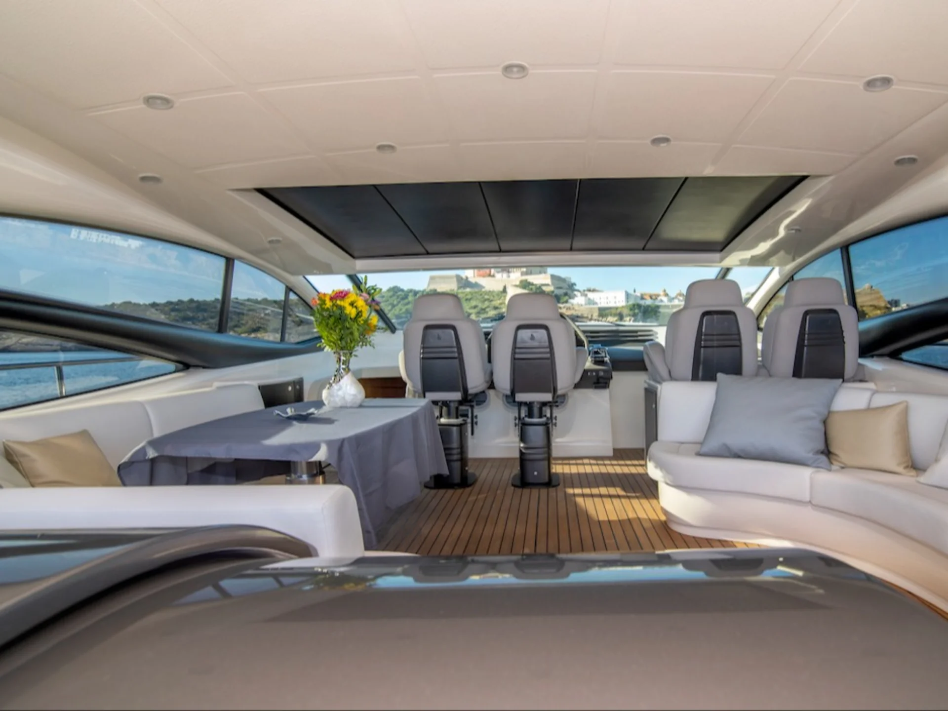 OPTIMUM | Pershing 62 - Pershing