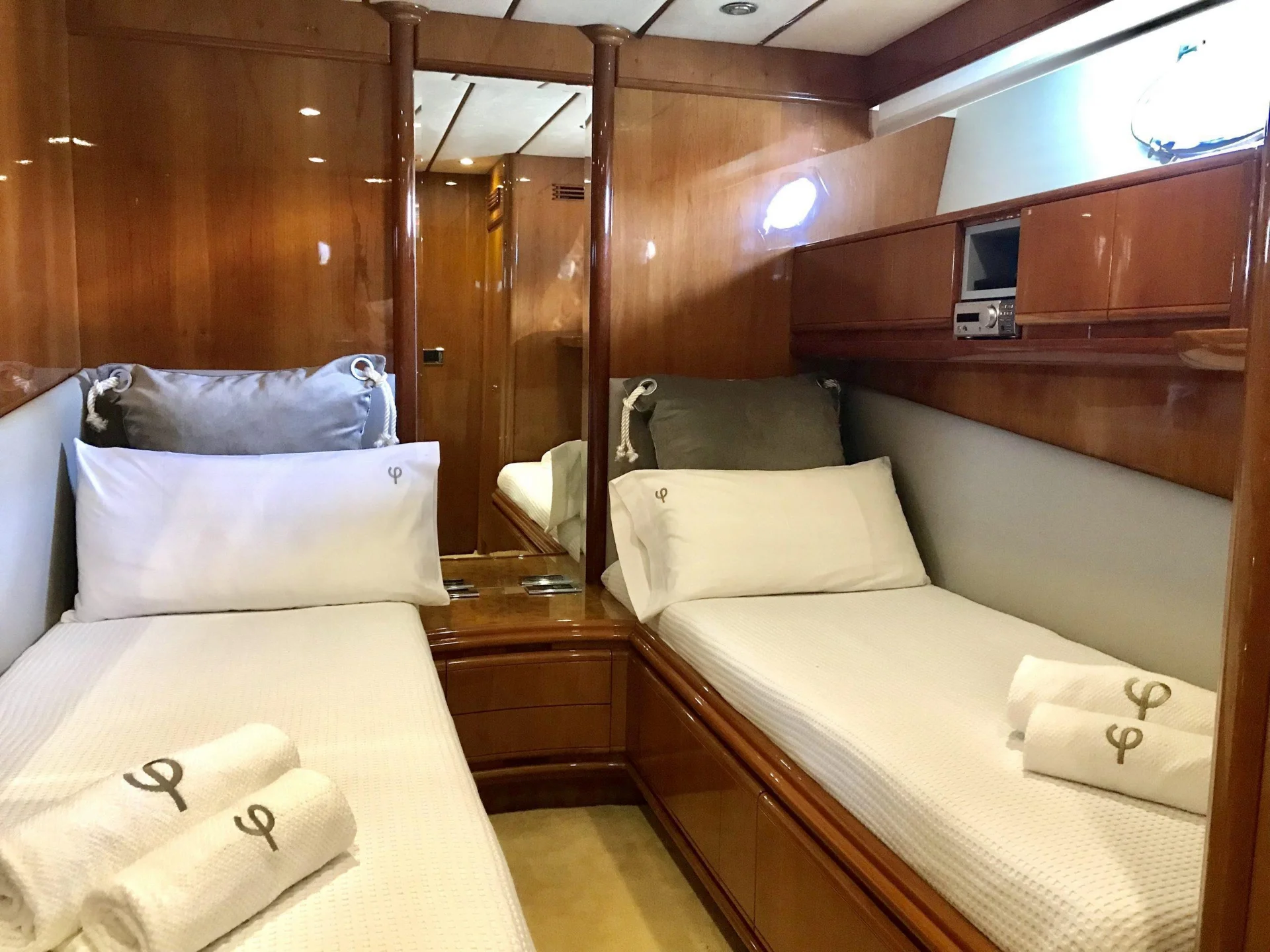 MAZU | Astondoa 80 - Astondoa