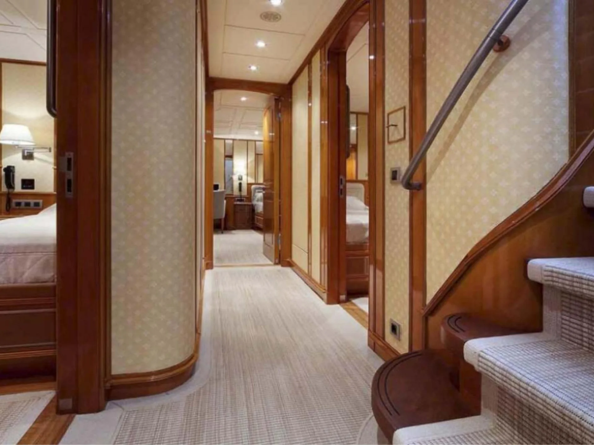 FONERS | Custom Royal 150 - Custom