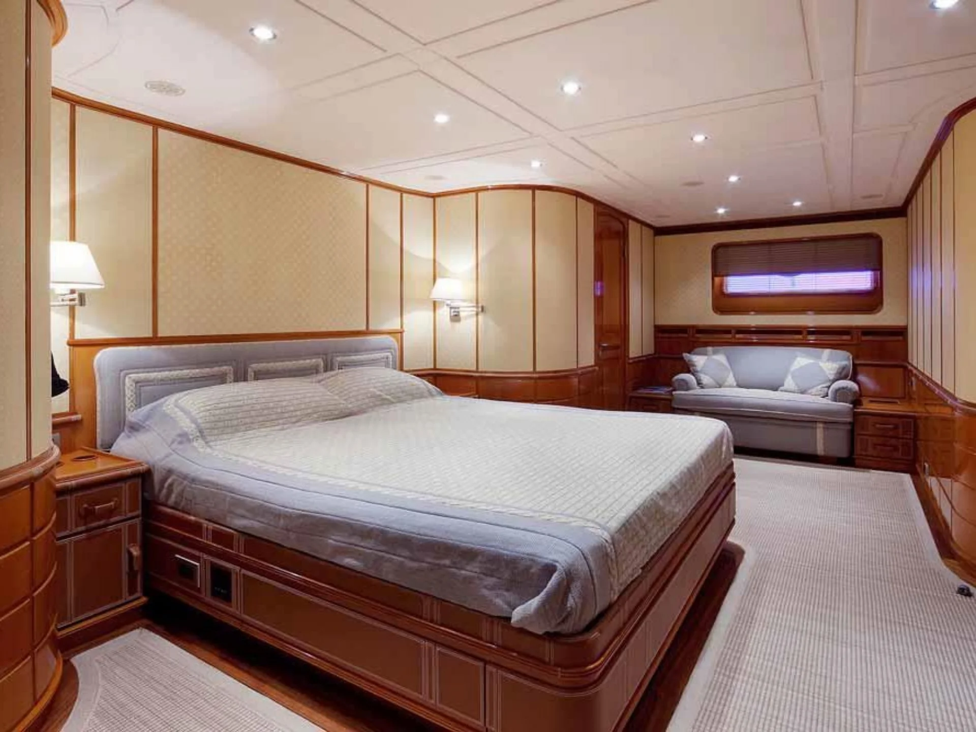 FONERS | Custom Royal 150 - Custom