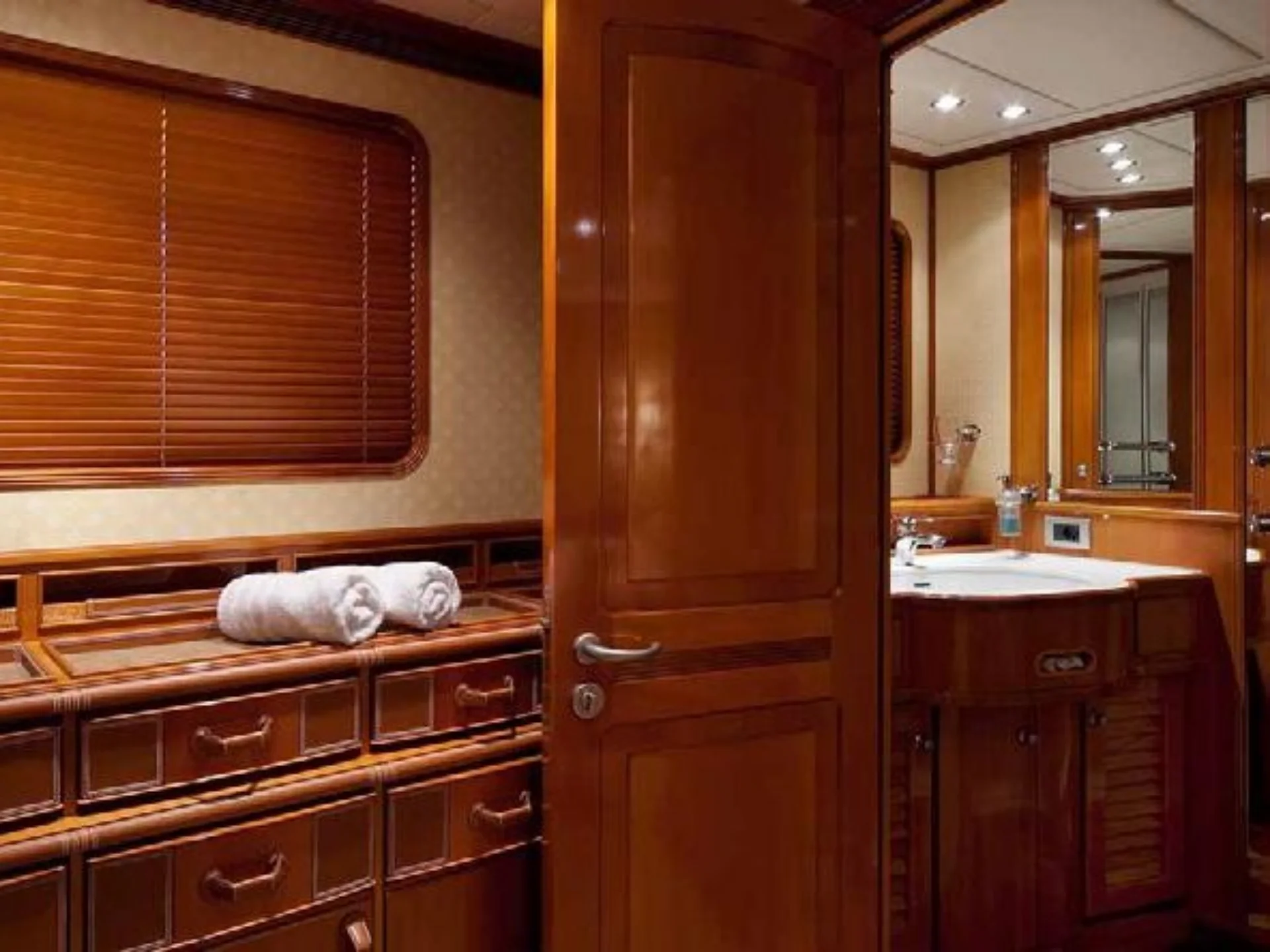 FONERS | Custom Royal 150 - Custom