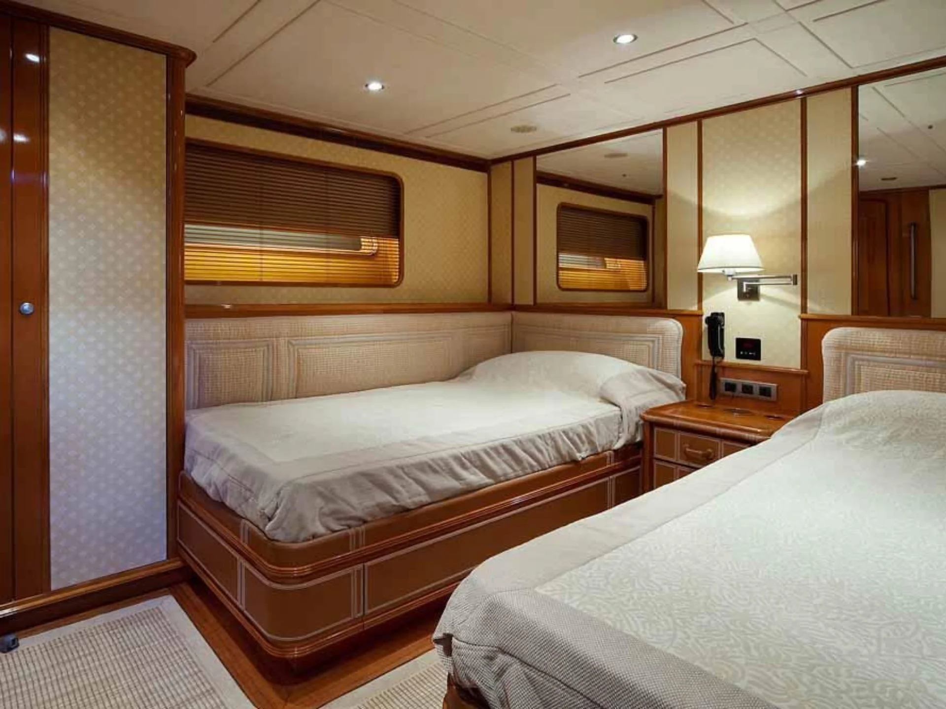 FONERS | Custom Royal 150 - Custom