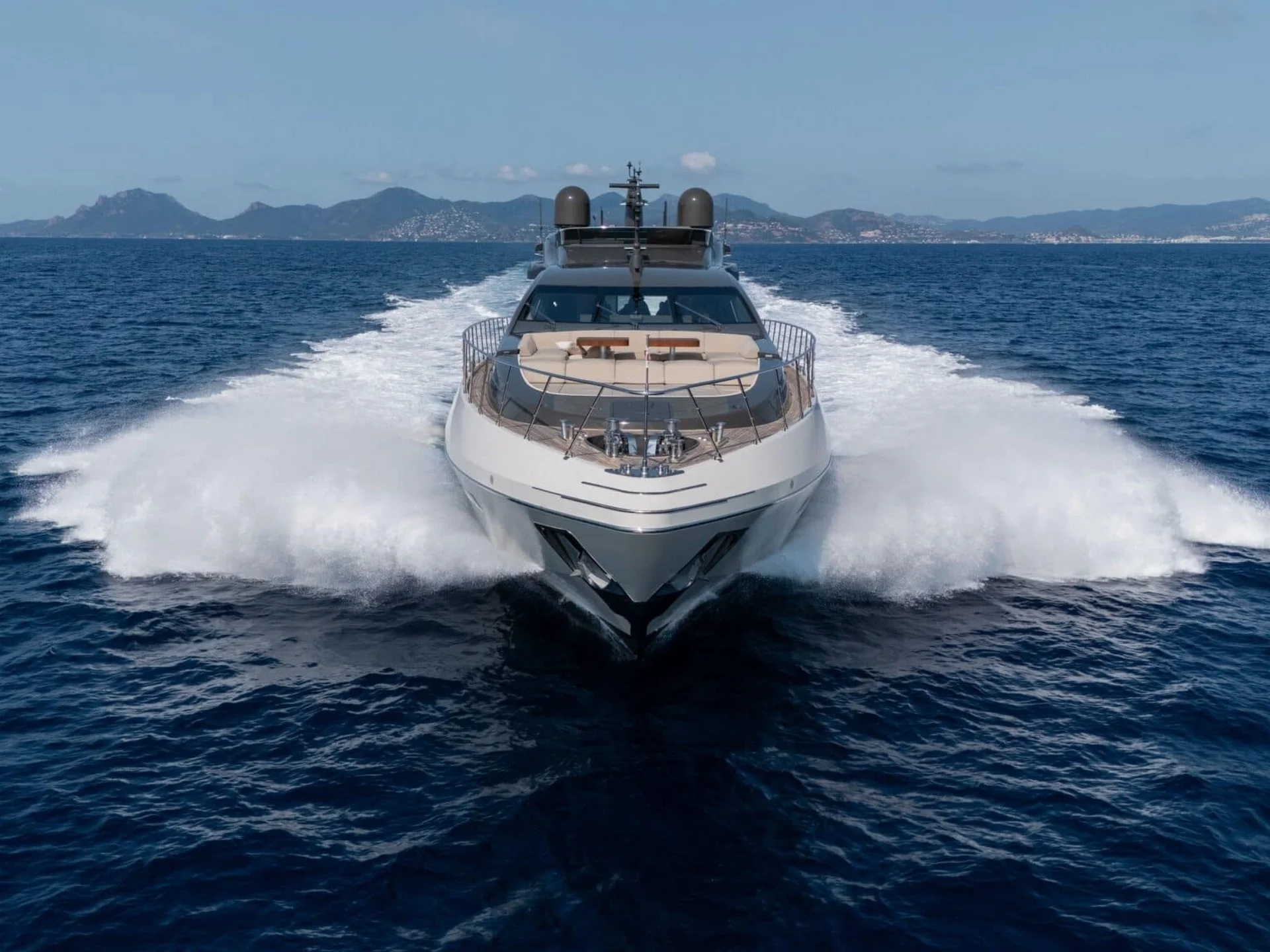 FANAMAX | Mangusta 110 - Mangusta