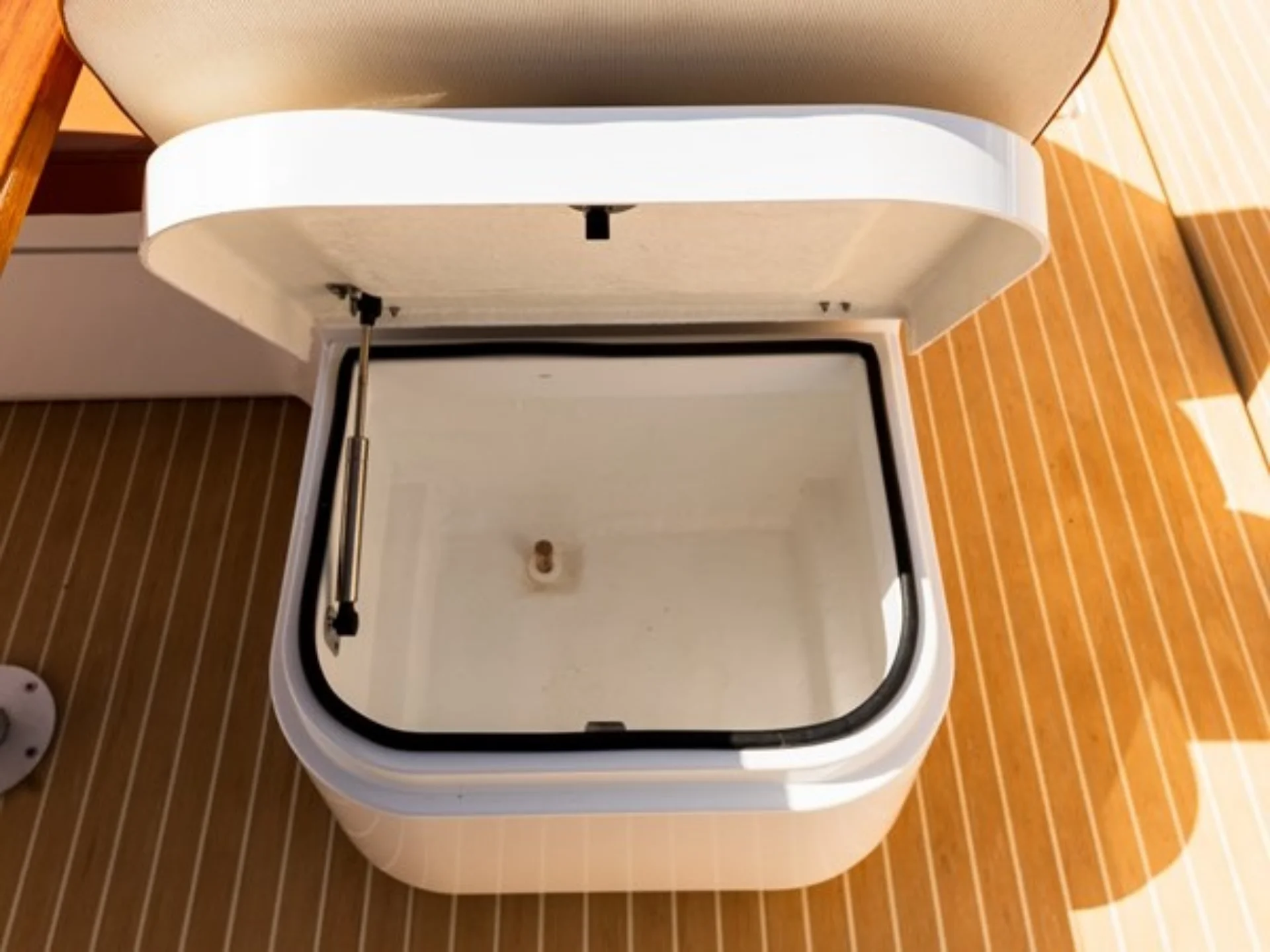 HOUSE OF HÜTTER DR. NO  |  Grand Tourer GT - Other