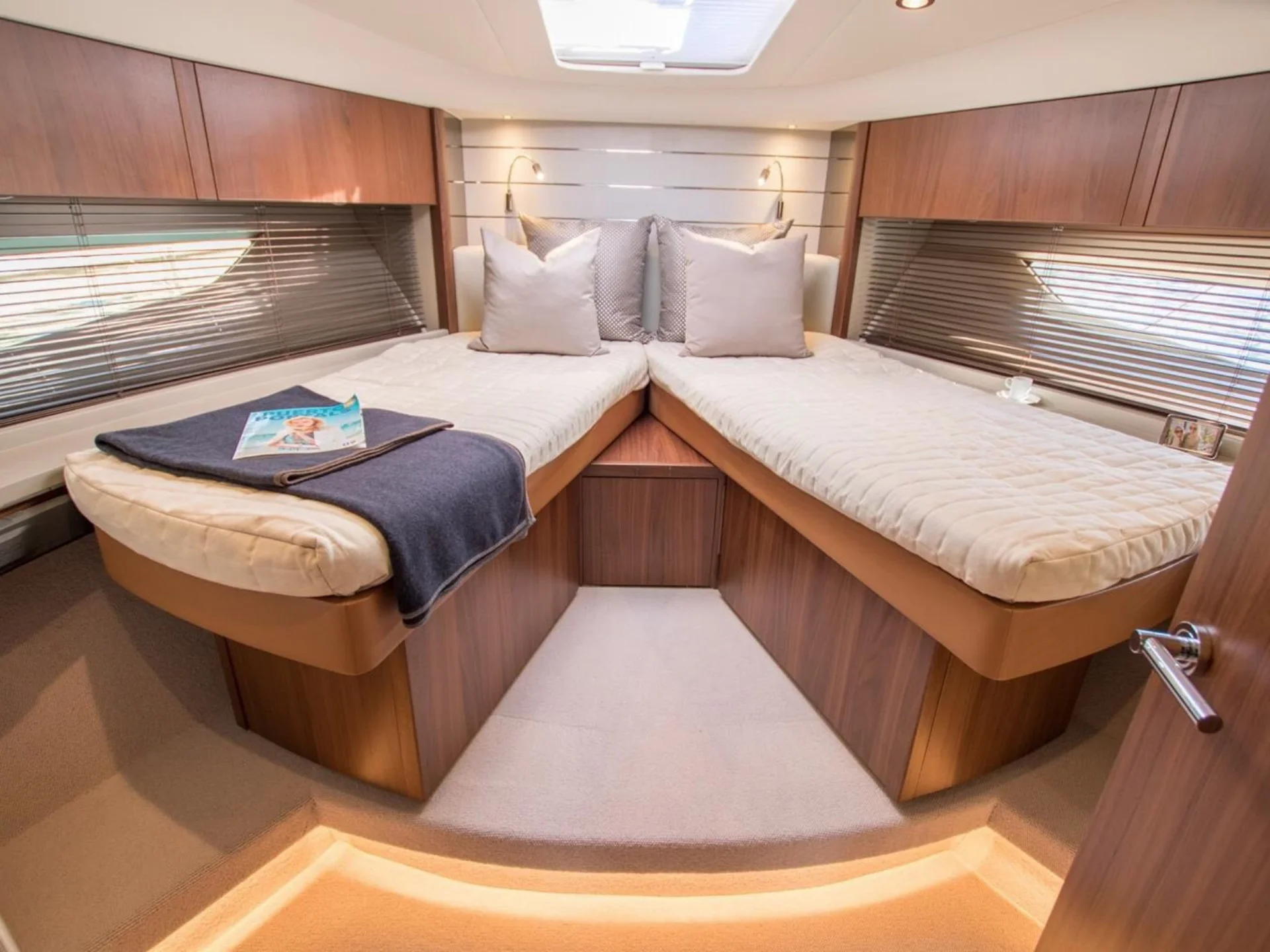 CHLOE | Princess V58 - Princess