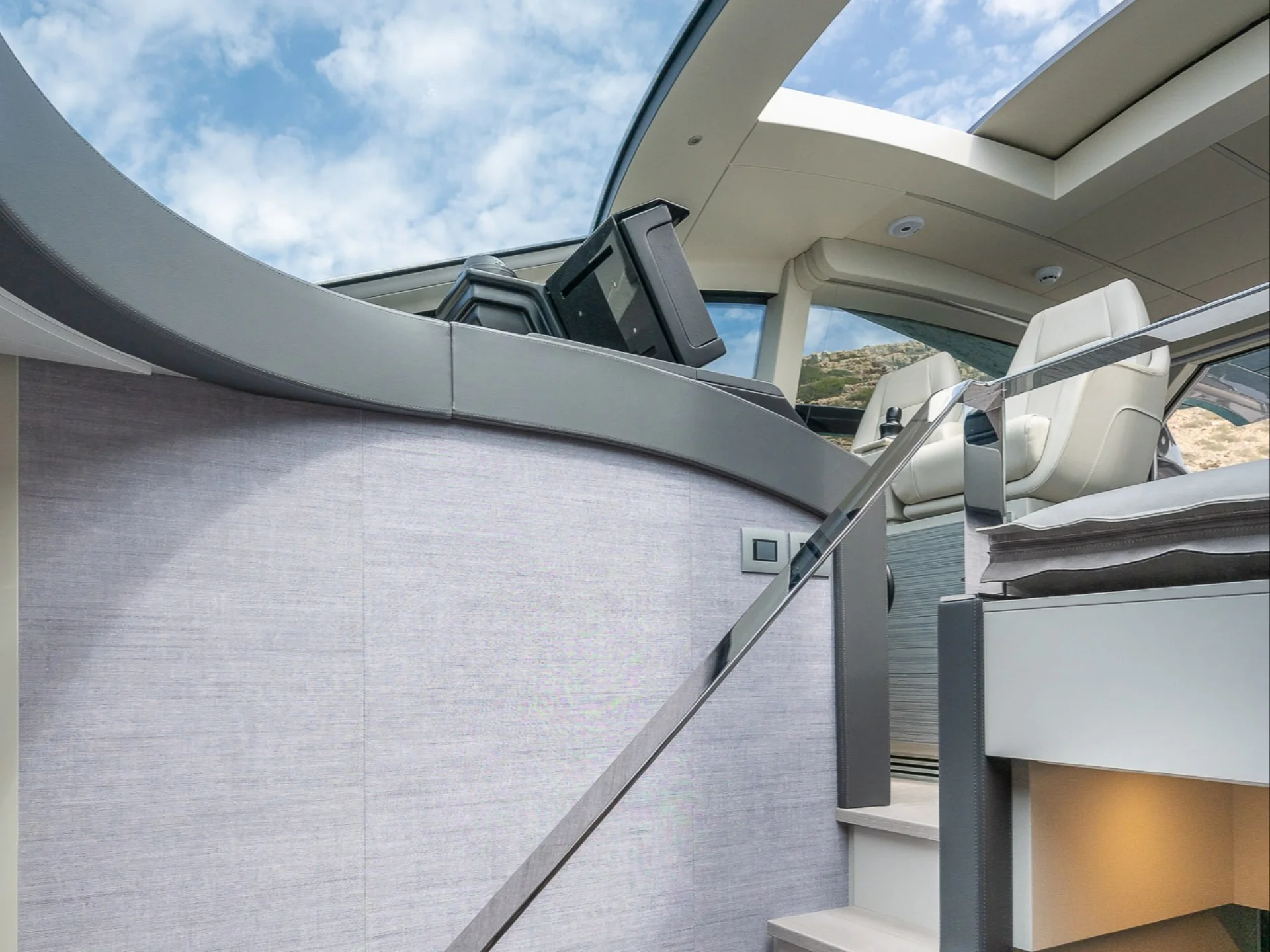 DR. NO | Pershing 6X  - Pershing