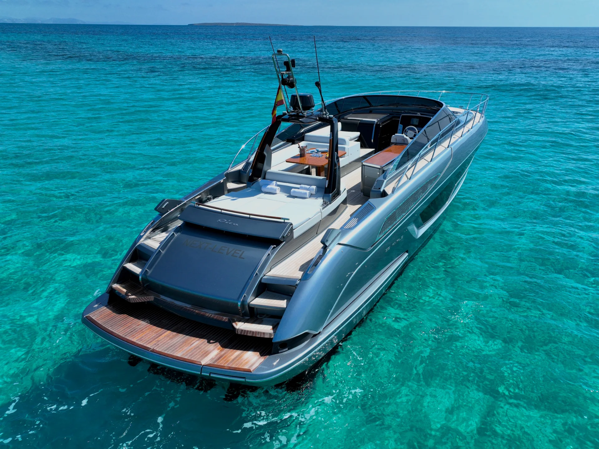NEXT LEVEL | Riva Rivale 56 - Riva