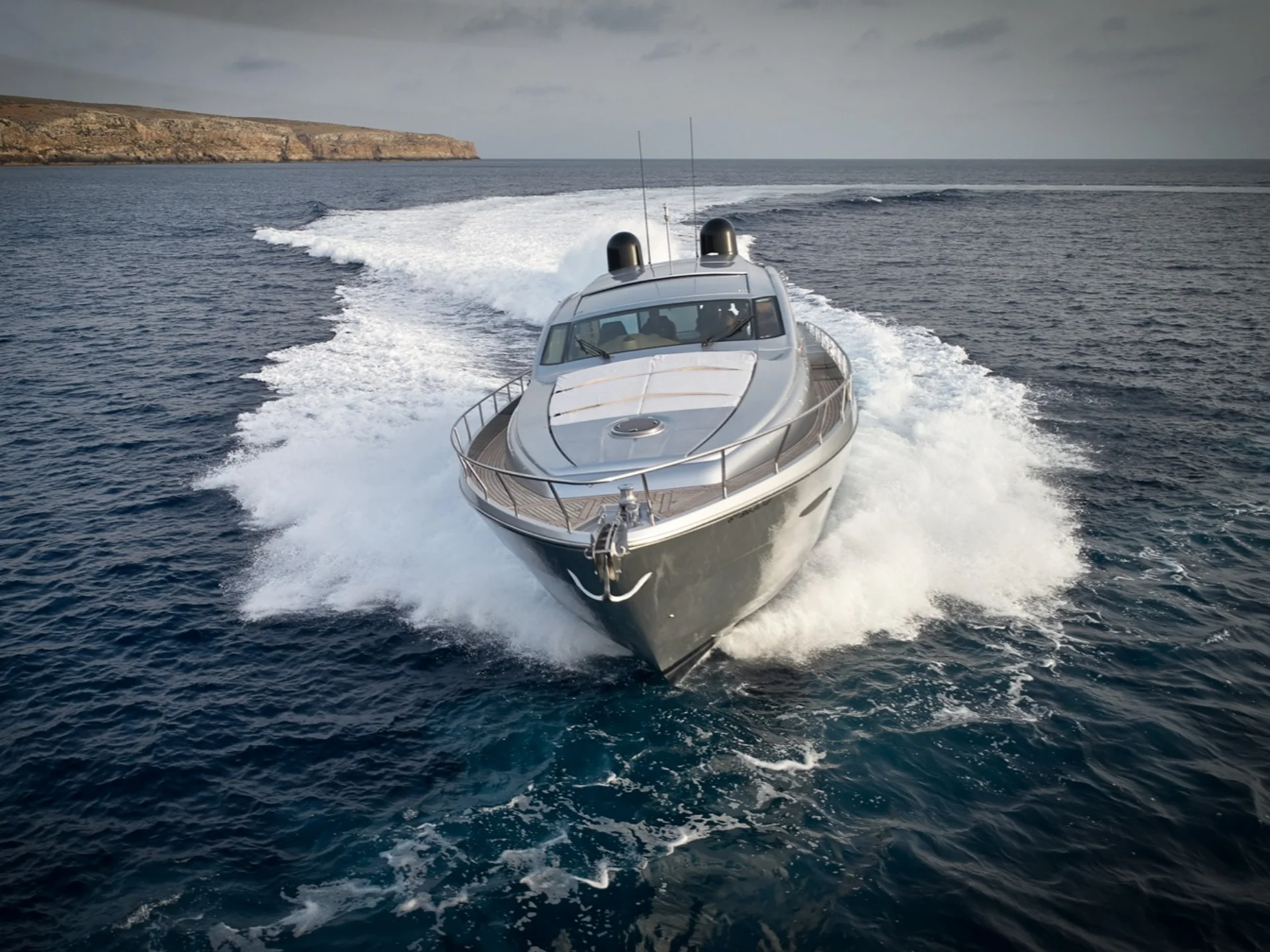 LEGENDARY | Pershing 72 - Pershing