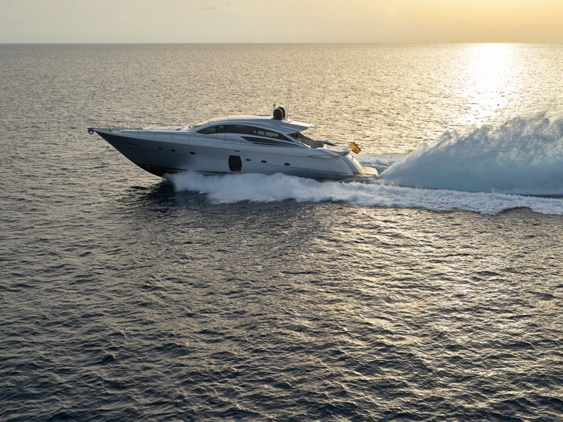 LEGENDARY | Pershing 72 - Pershing