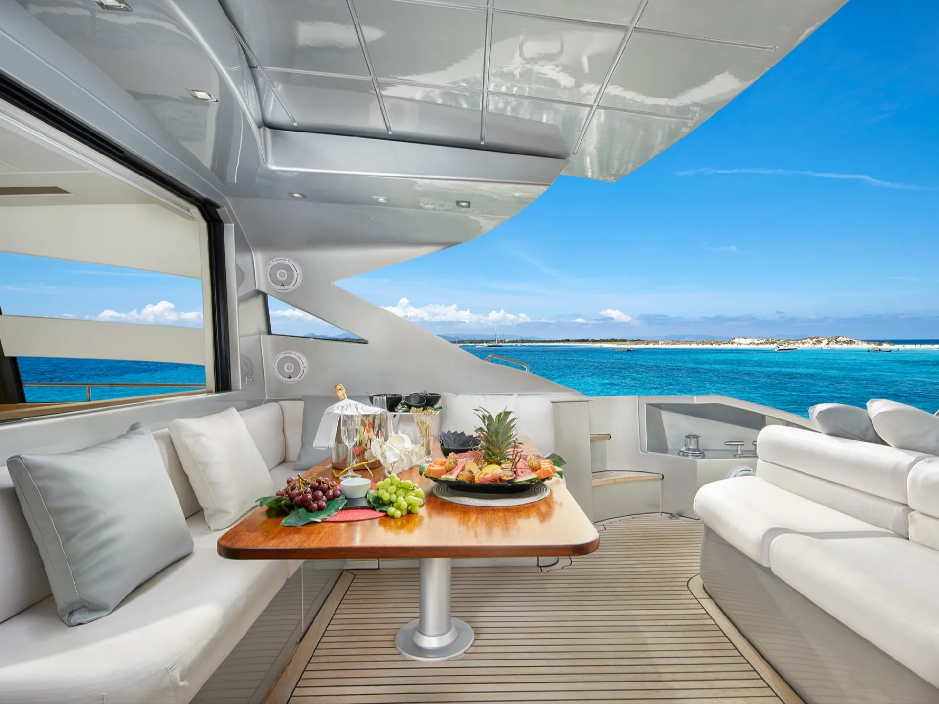 LEGENDARY | Pershing 72 - Pershing