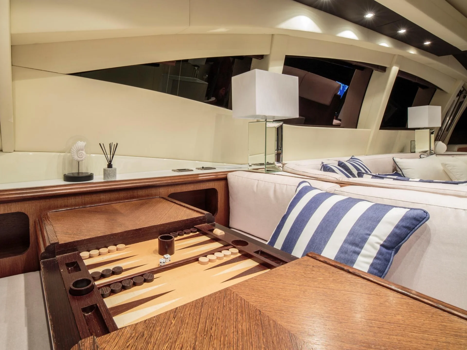 CHILL OUT | Mangusta 92 - Mangusta