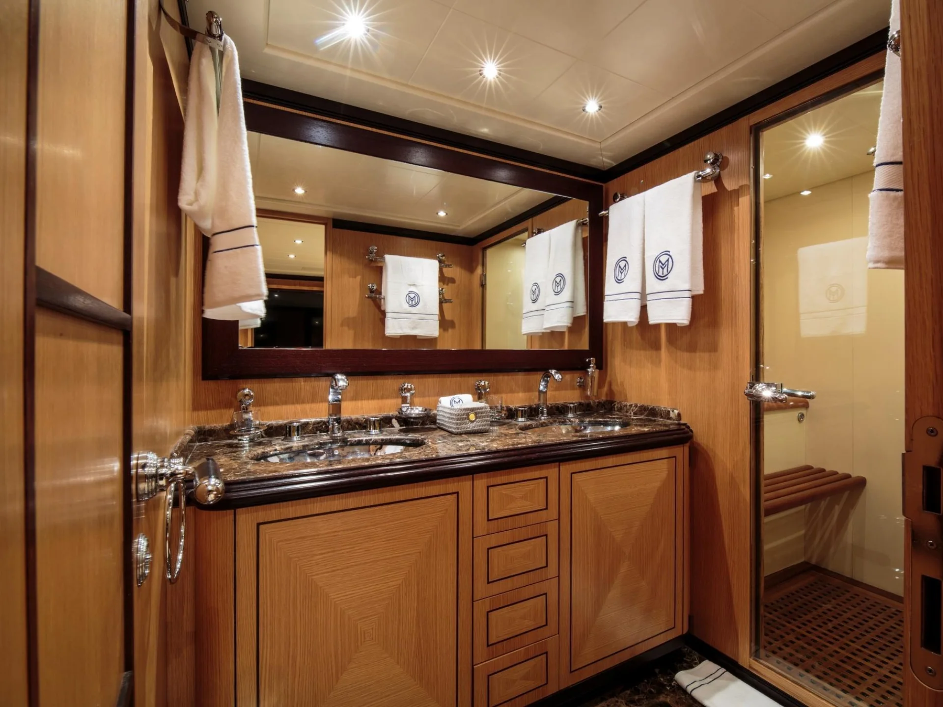 CHILL OUT | Mangusta 92 - Mangusta