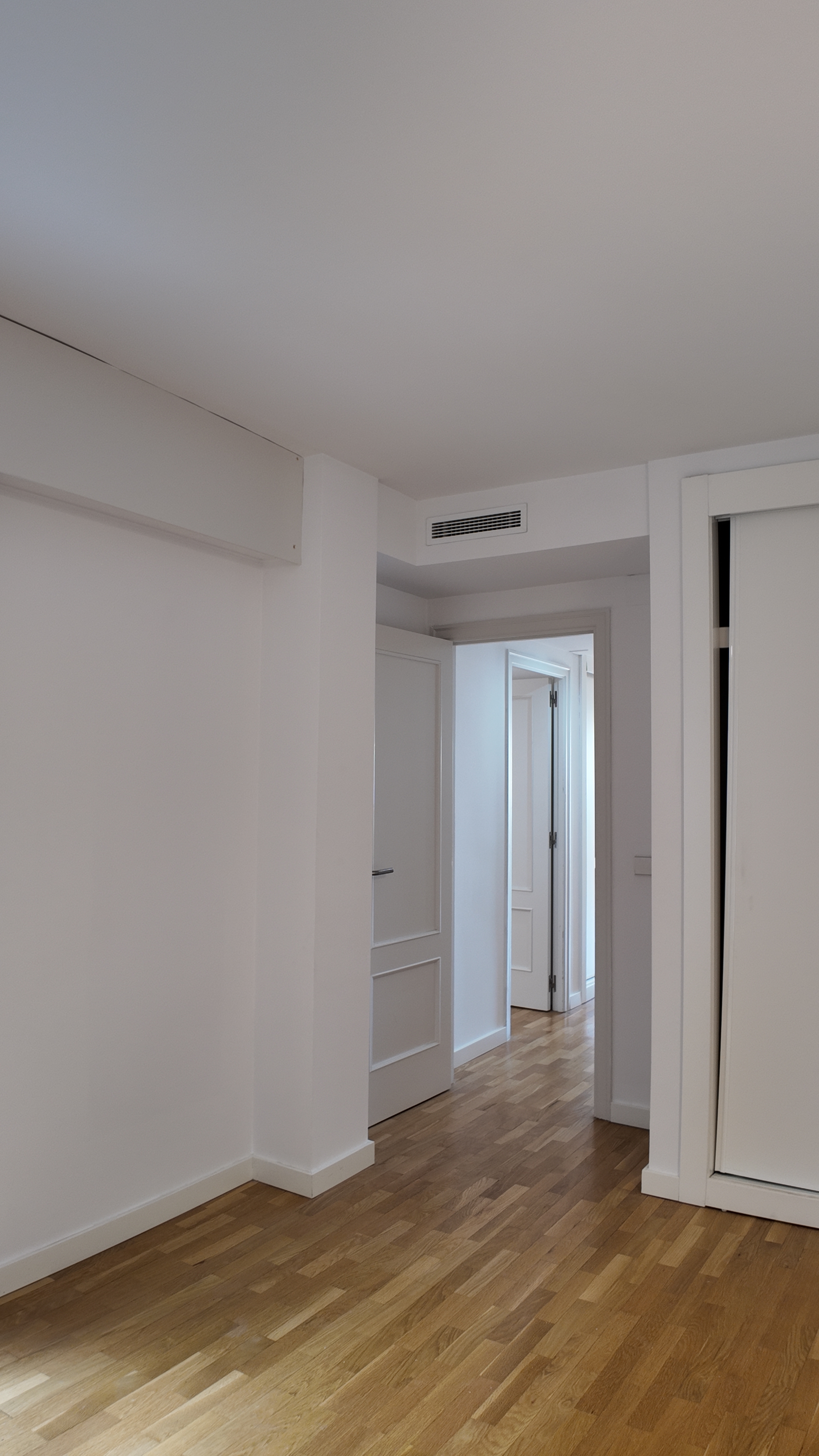 Sea view apartment in Paseo Marítimo with pool  - Photo 5