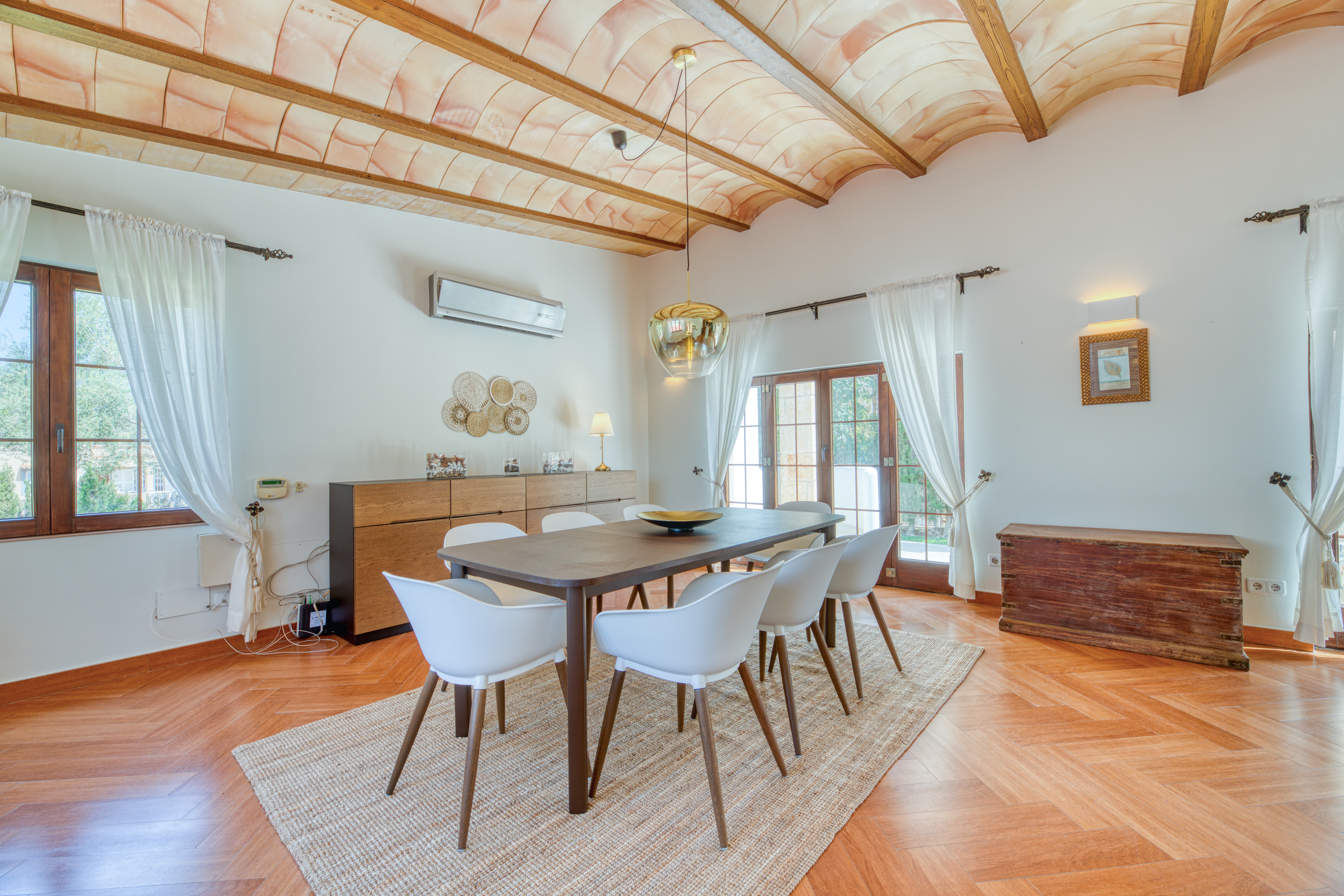 Elegante villa familiare con piscina e ampi spazi abitativi a Palmanova