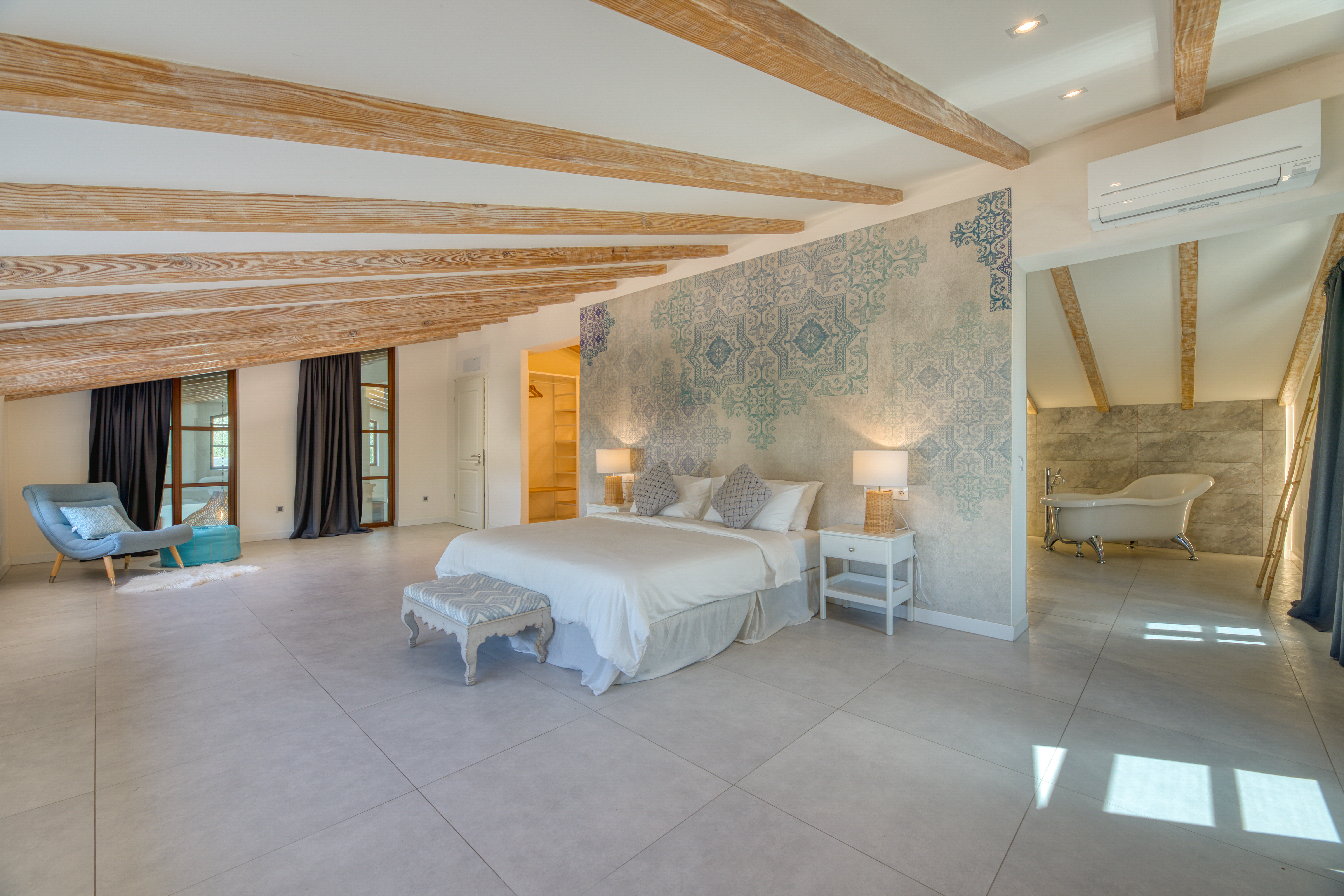 Elegante villa familiare con piscina e ampi spazi abitativi a Palmanova