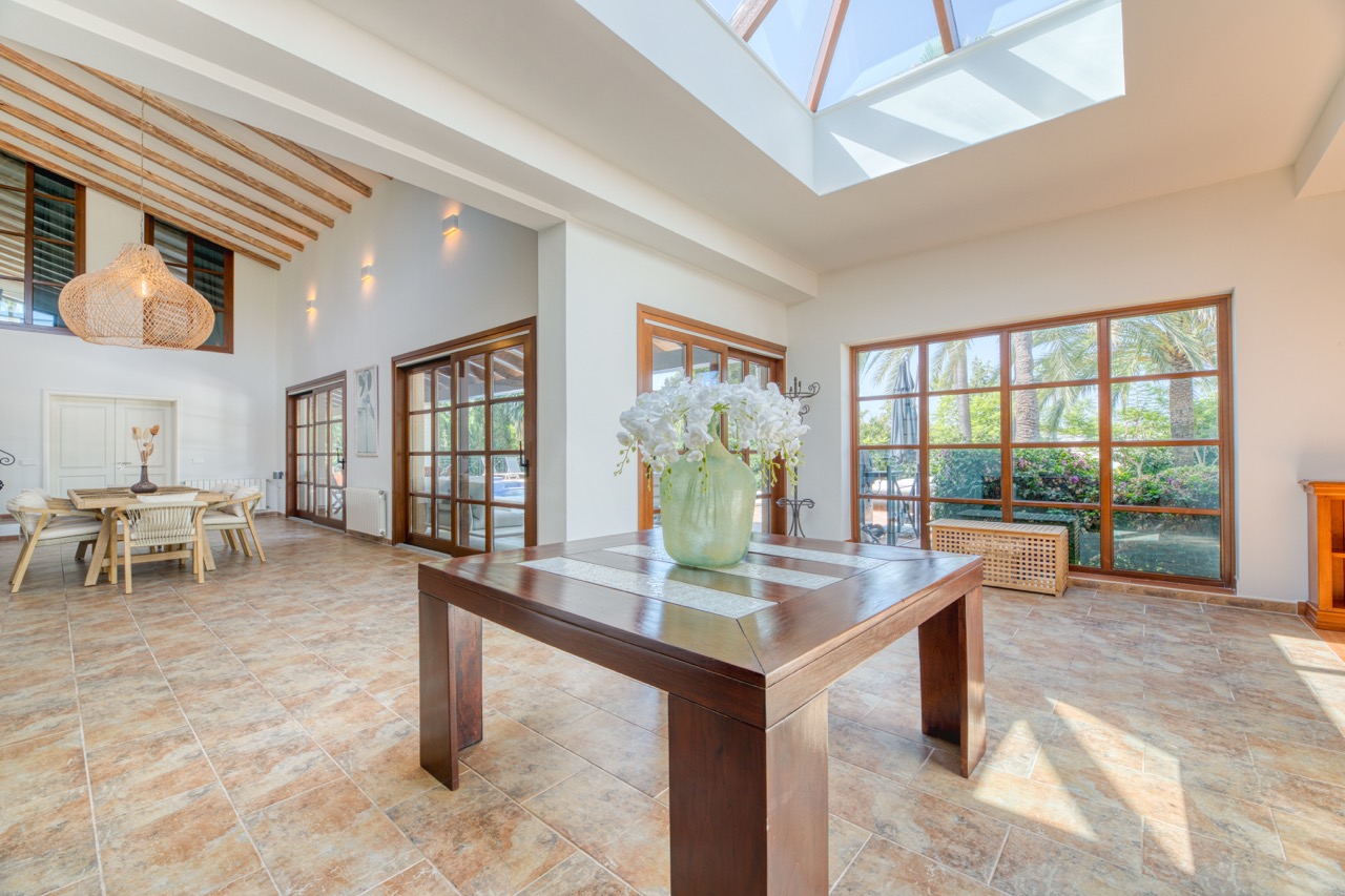 Elegante villa familiare con piscina e ampi spazi abitativi a Palmanova