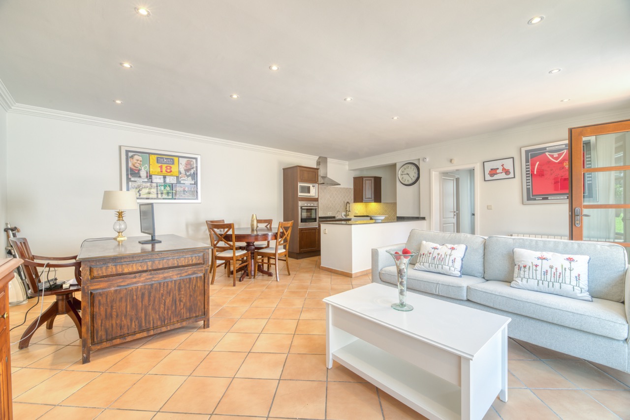 Elegante villa familiare con piscina e ampi spazi abitativi a Palmanova